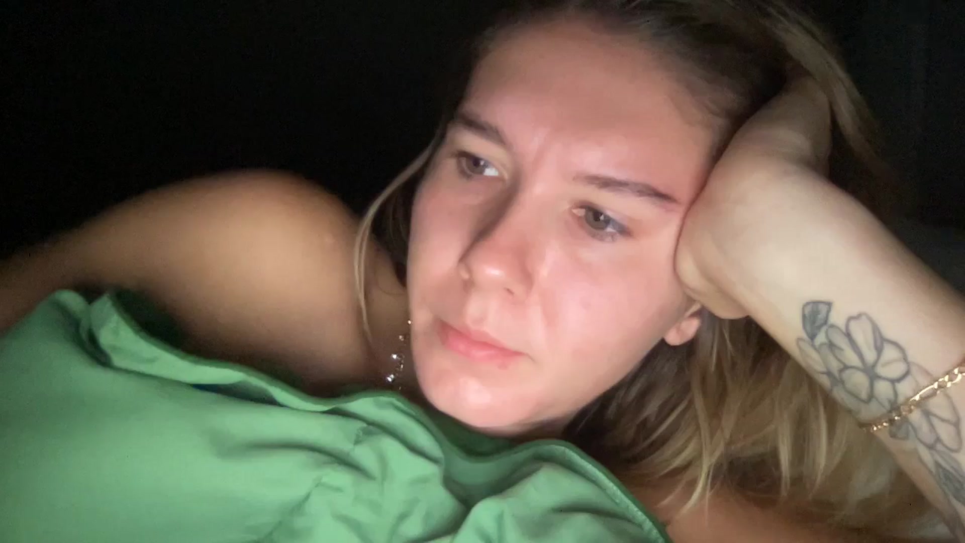 Gallery image thumbnail from ZRae420's myfreecams stream on, 10/05/2023, 08:35 image 11 of 20