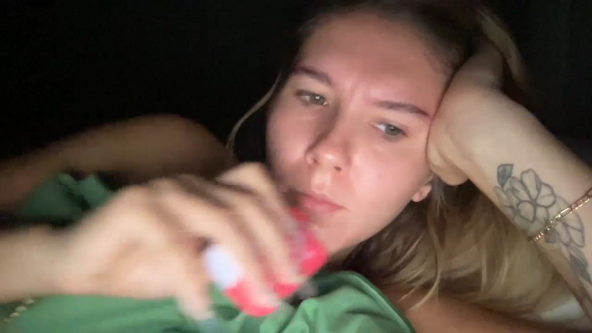 Gallery image thumbnail from ZRae420's myfreecams stream on, 10/05/2023, 08:35 image 12 of 20