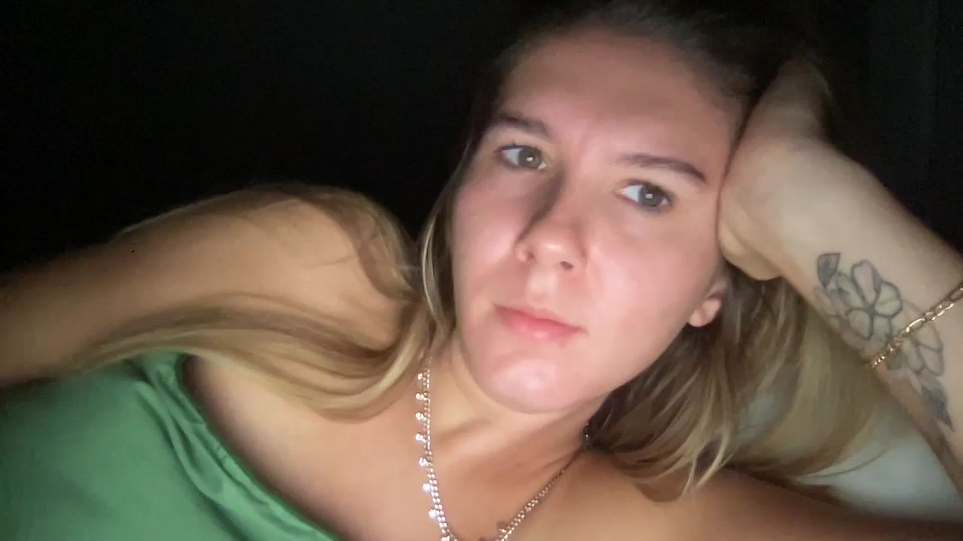 Gallery image thumbnail from ZRae420's myfreecams stream on, 10/05/2023, 08:35 image 9 of 20