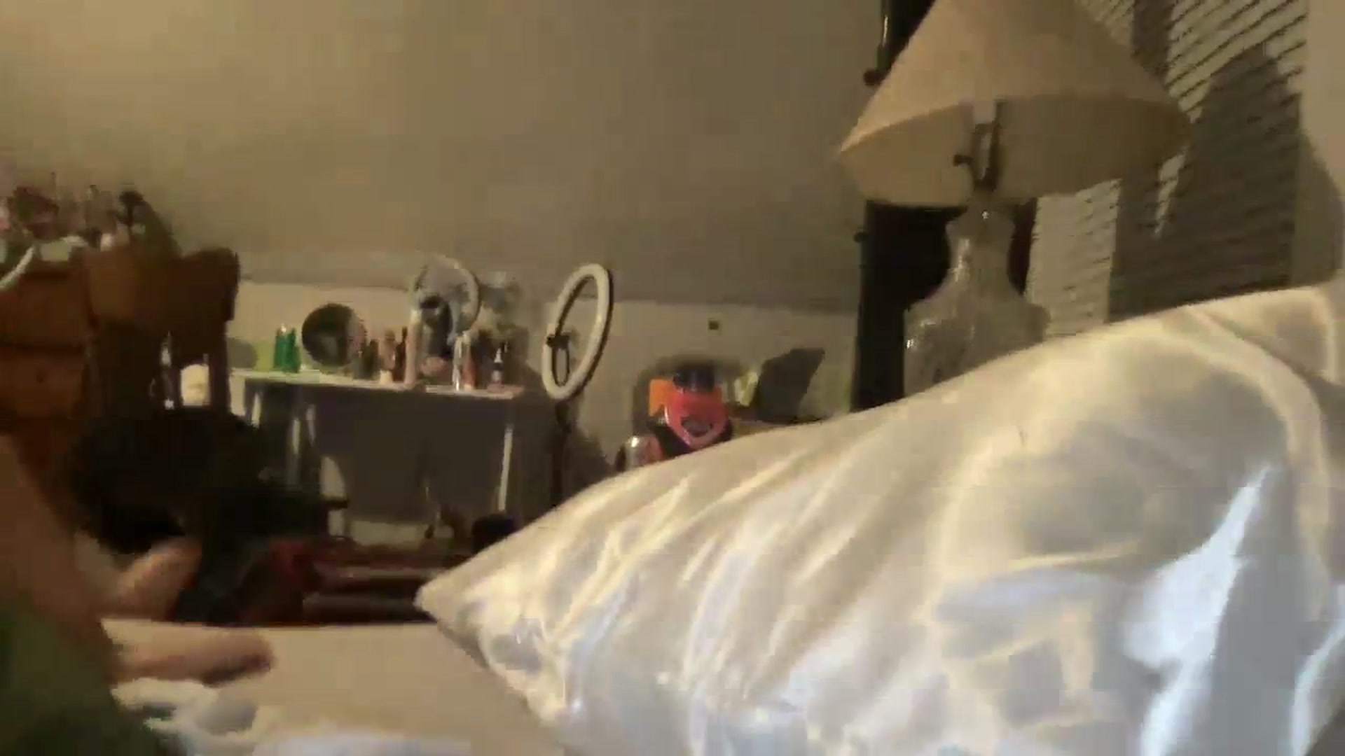 Gallery image thumbnail from ZRae420's myfreecams stream on, 10/05/2023, 08:35 image 17 of 20