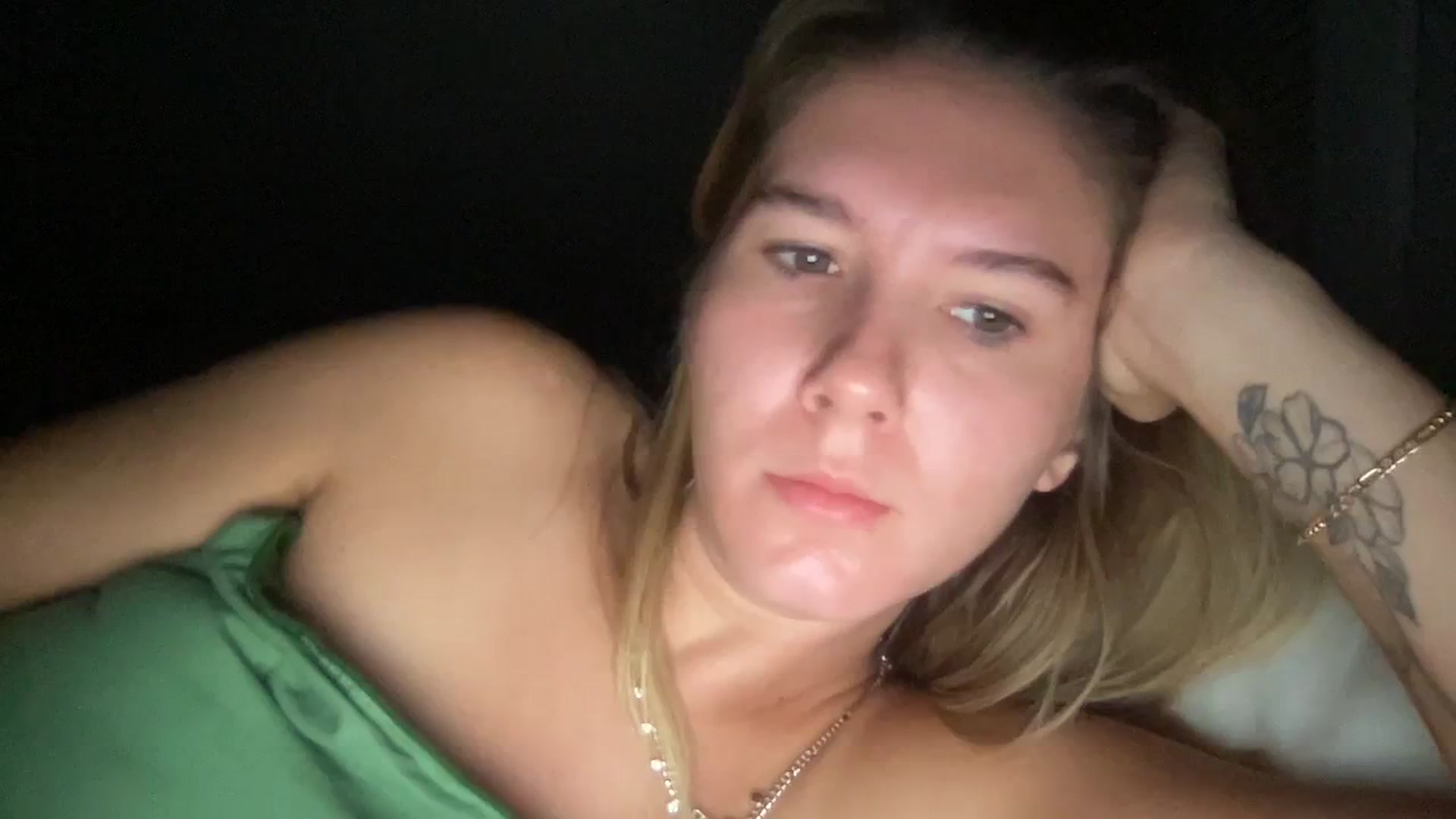 Gallery image thumbnail from ZRae420's myfreecams stream on, 10/05/2023, 08:35 image 7 of 20