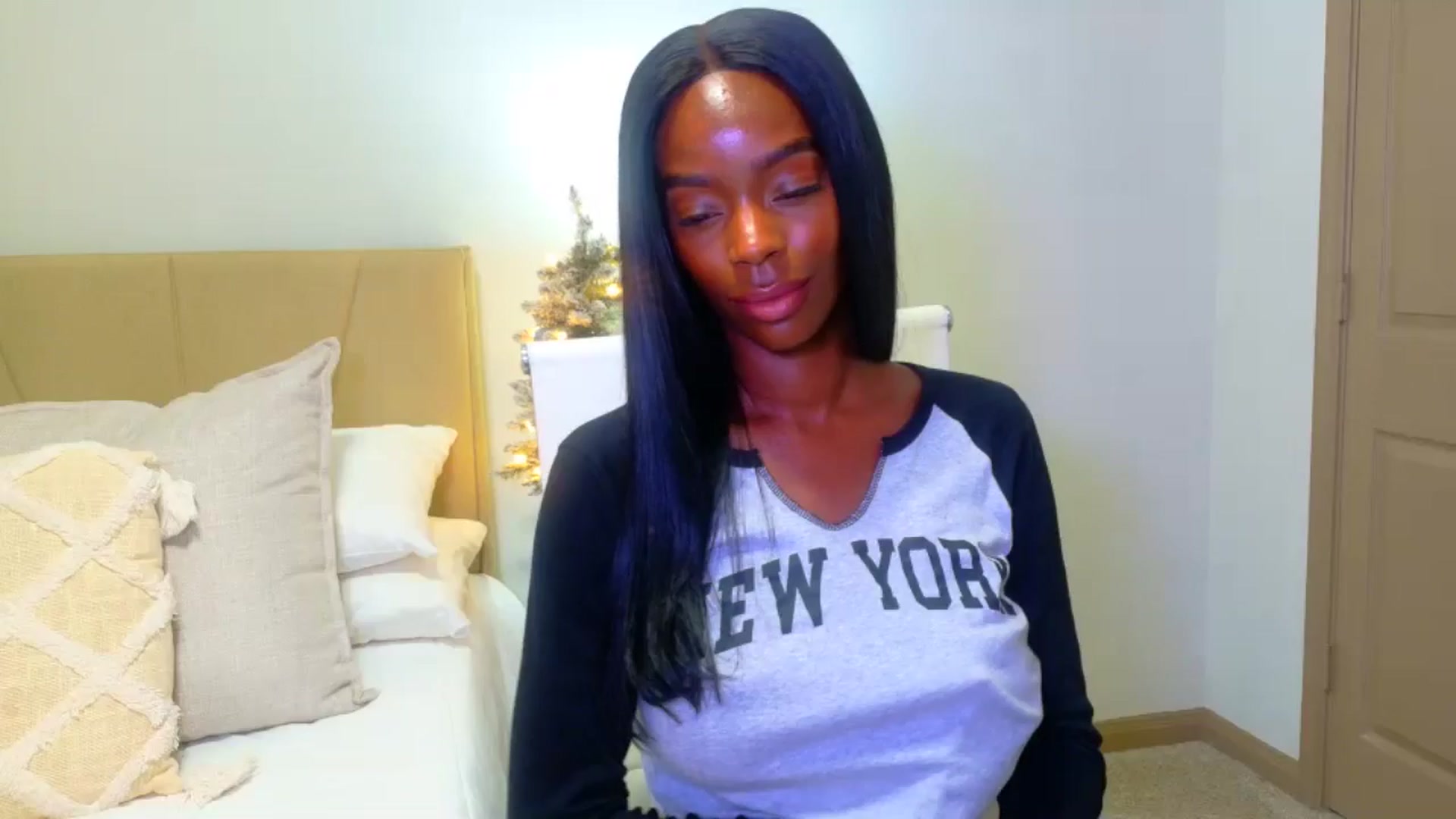 Gallery image thumbnail from Zadira's myfreecams stream on, 12/12/2024, 06:45 image 1 of 20