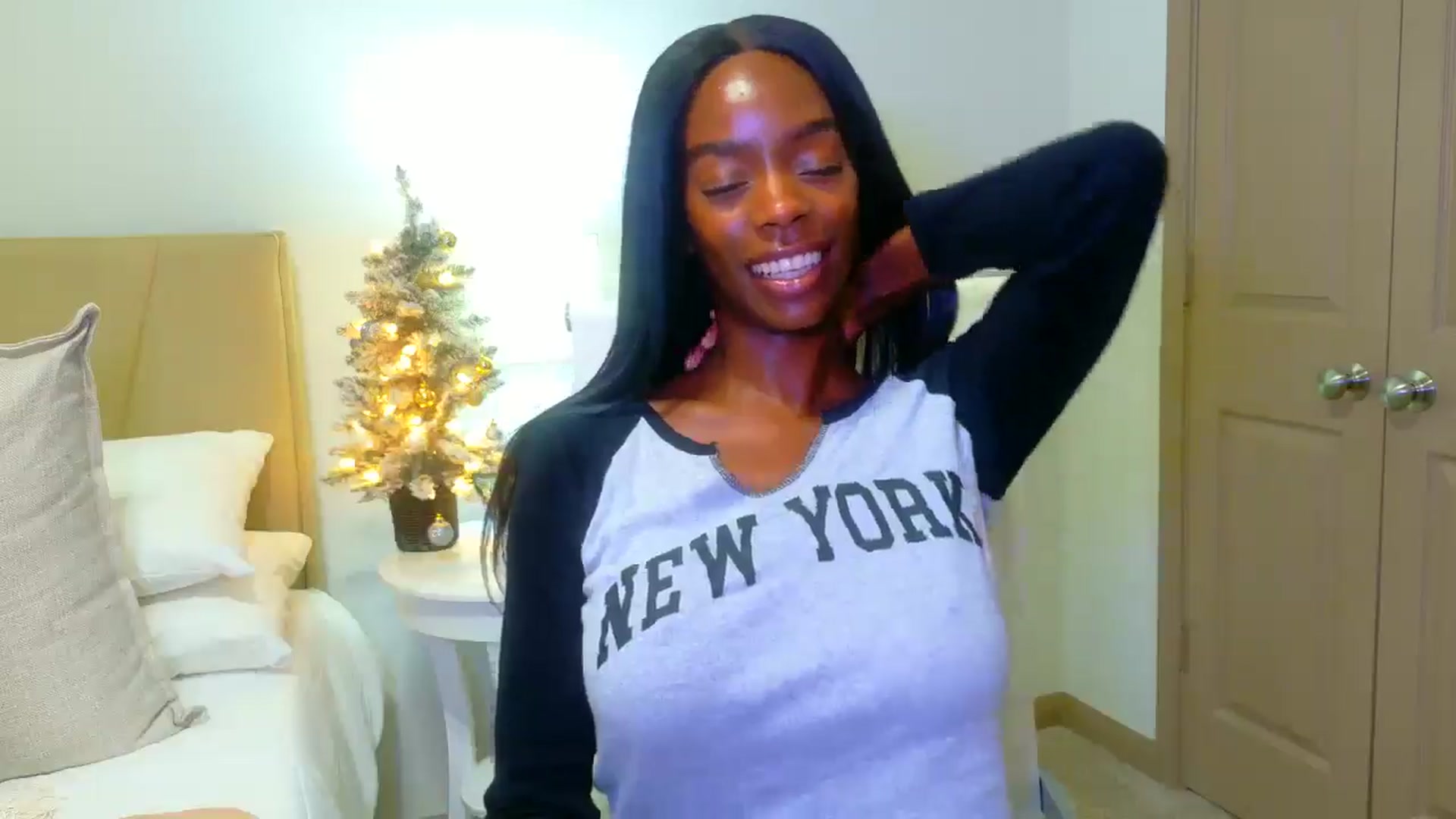 Gallery image thumbnail from Zadira's myfreecams stream on, 12/12/2024, 09:19 image 8 of 20