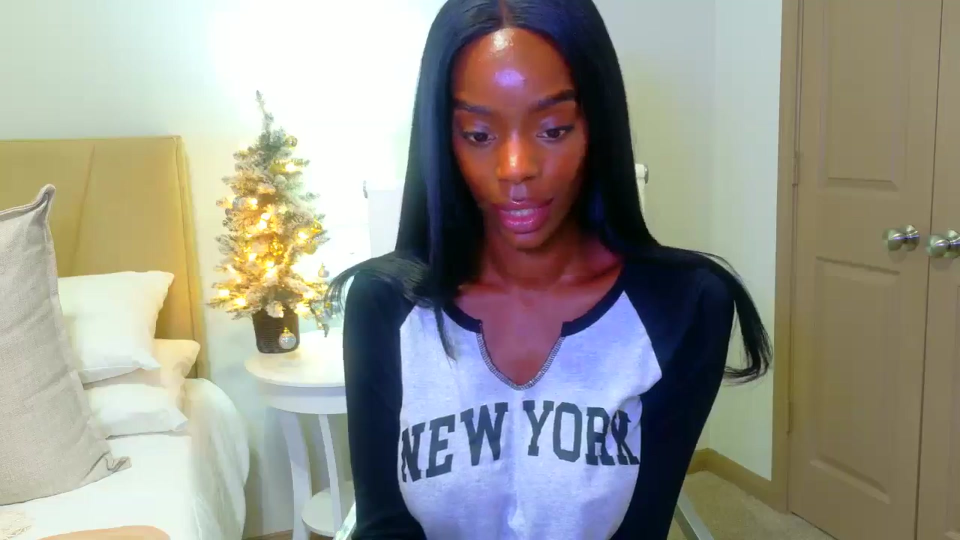 Gallery image thumbnail from Zadira's myfreecams stream on, 12/12/2024, 09:19 image 10 of 20