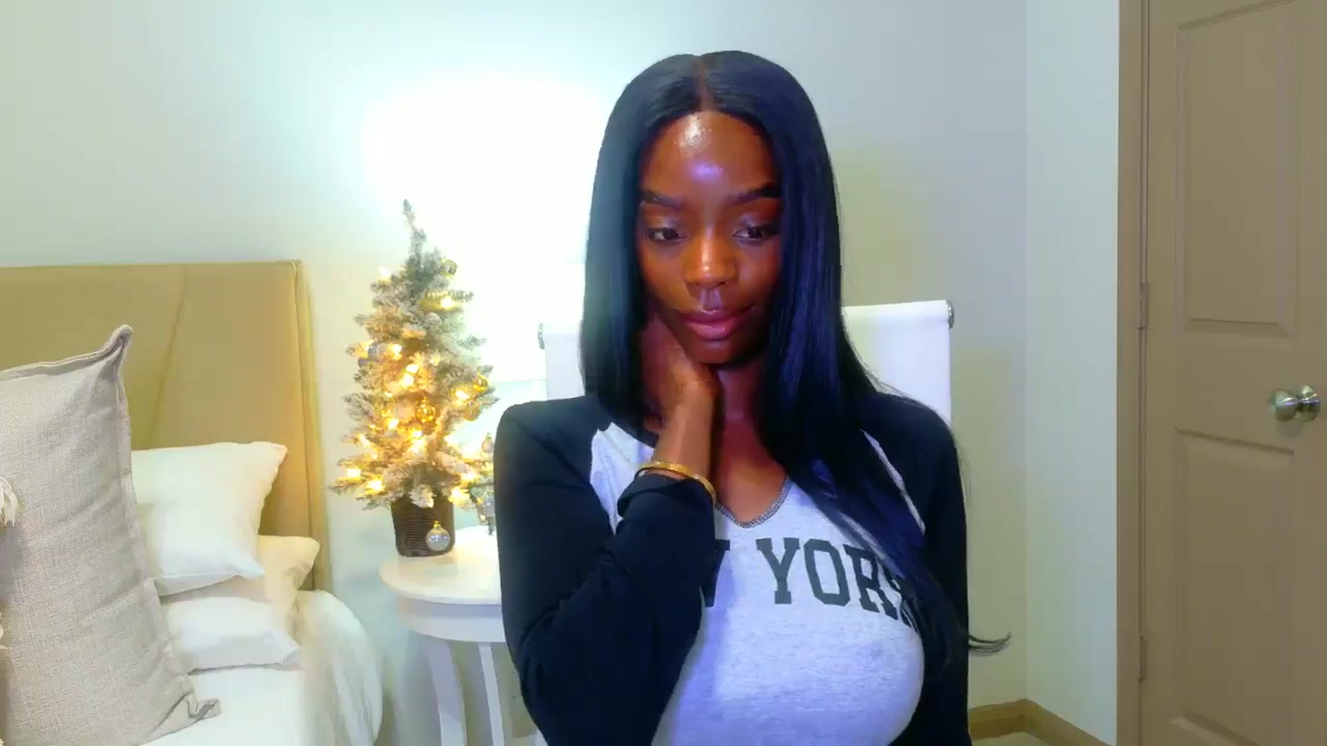 Gallery image thumbnail from Zadira's myfreecams stream on, 12/12/2024, 10:14 image 10 of 20