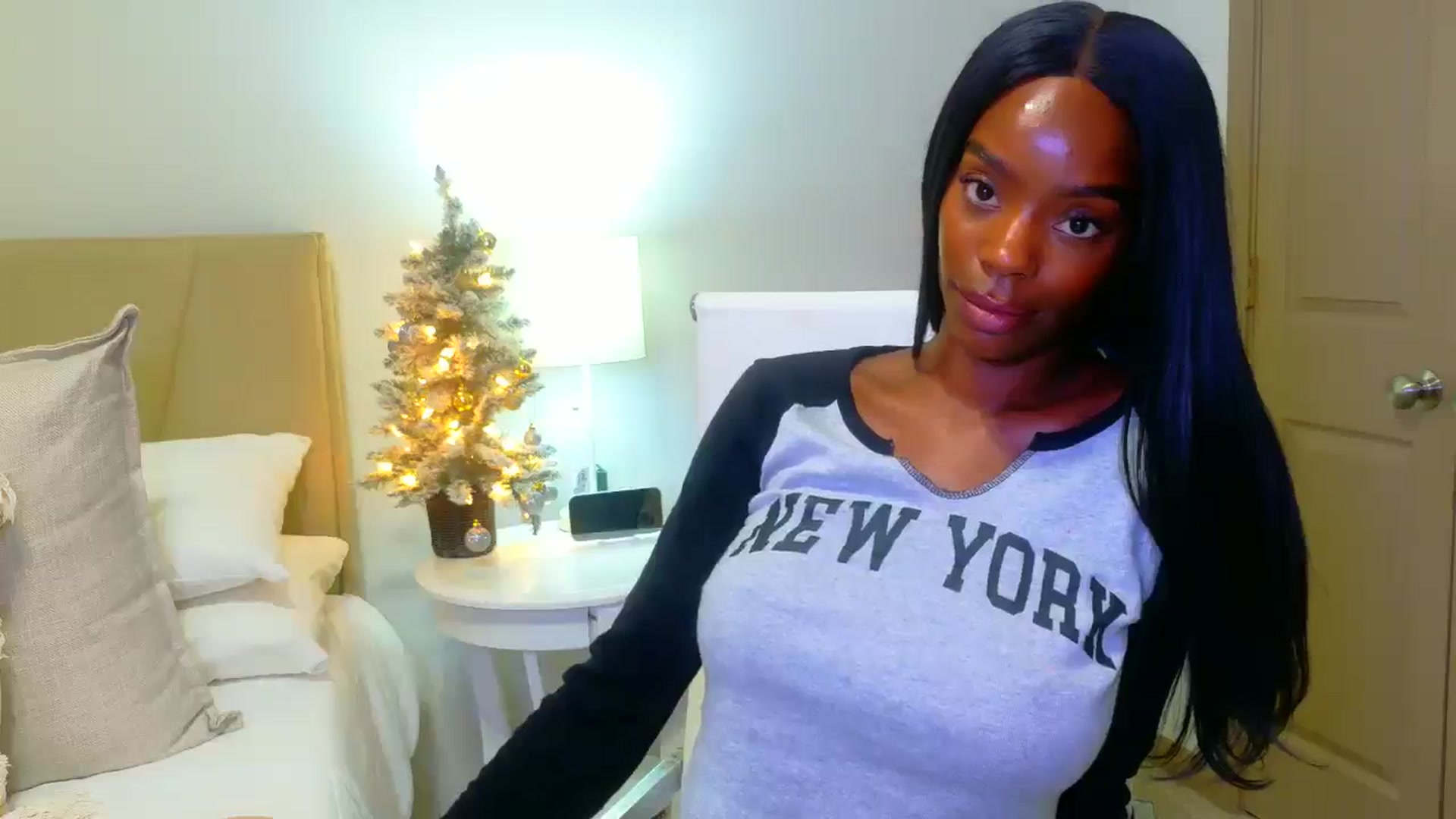 Gallery image thumbnail from Zadira's myfreecams stream on, 12/12/2024, 10:14 image 9 of 20