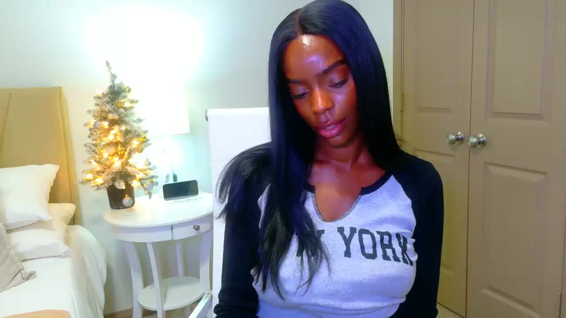 Gallery image thumbnail from Zadira's myfreecams stream on, 12/12/2024, 13:54 image 10 of 20