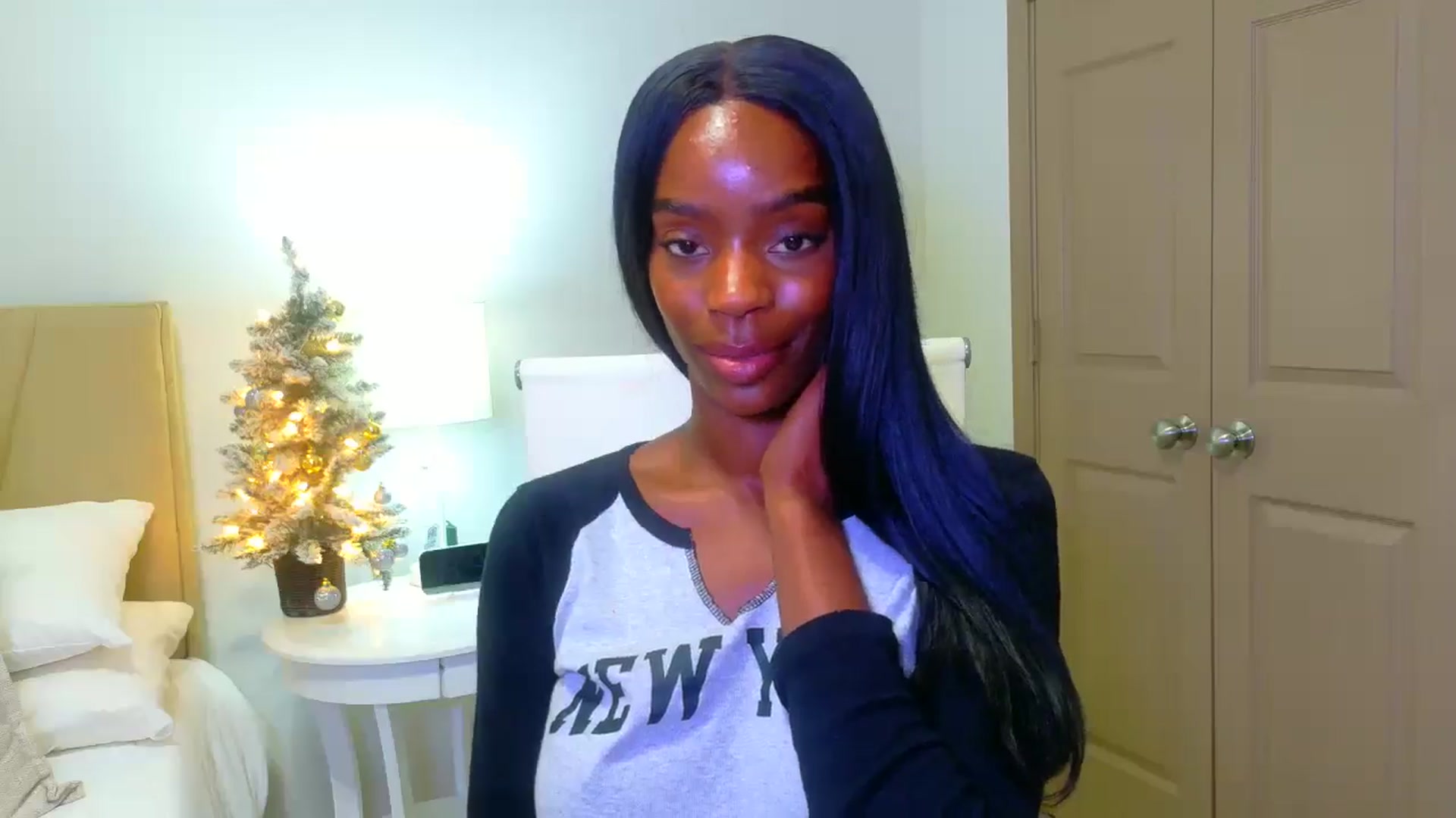 Gallery image thumbnail from Zadira's myfreecams stream on, 12/12/2024, 13:54 image 12 of 20
