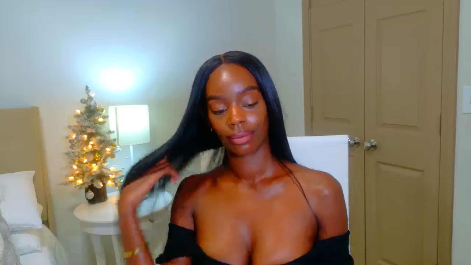 Gallery image thumbnail from Zadira's myfreecams stream on, 12/21/2024, 10:12 image 7 of 20