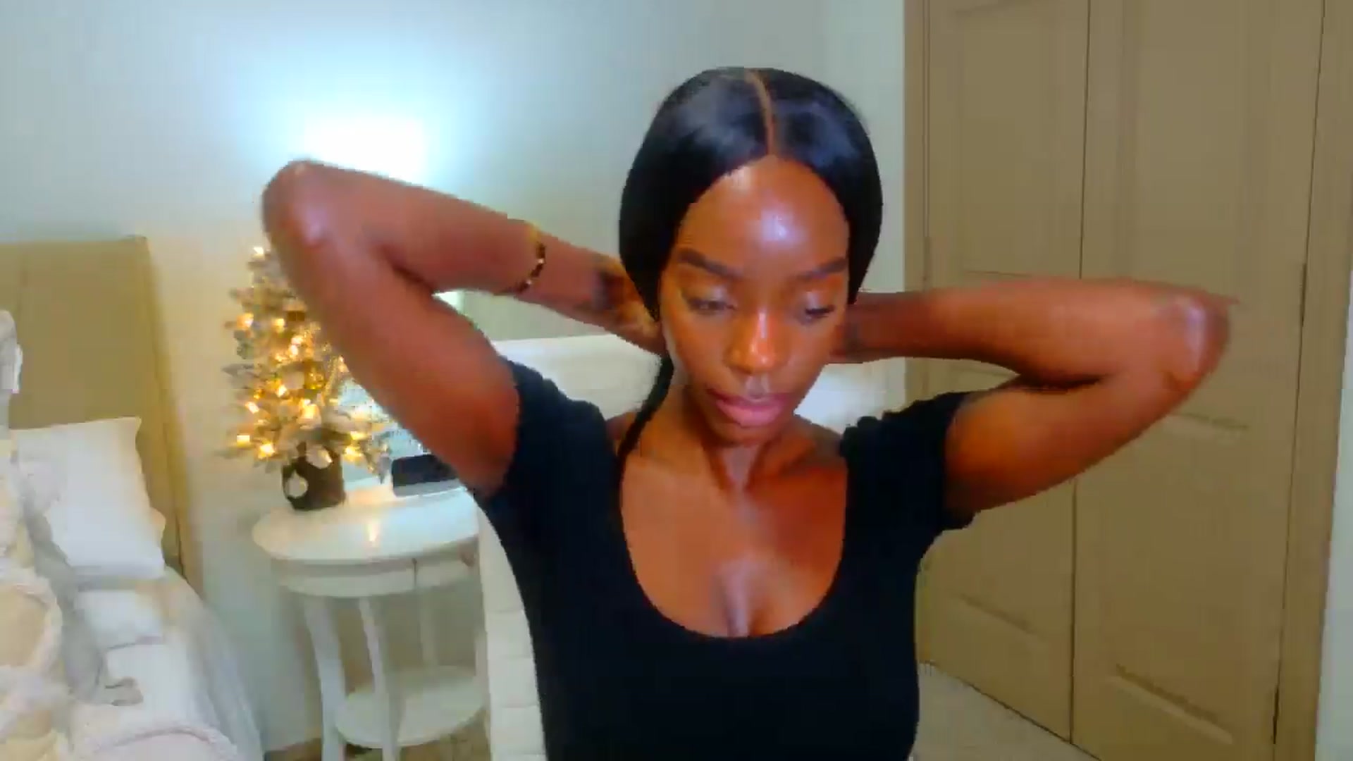 Gallery image thumbnail from Zadira's myfreecams stream on, 12/21/2024, 10:12 image 18 of 20