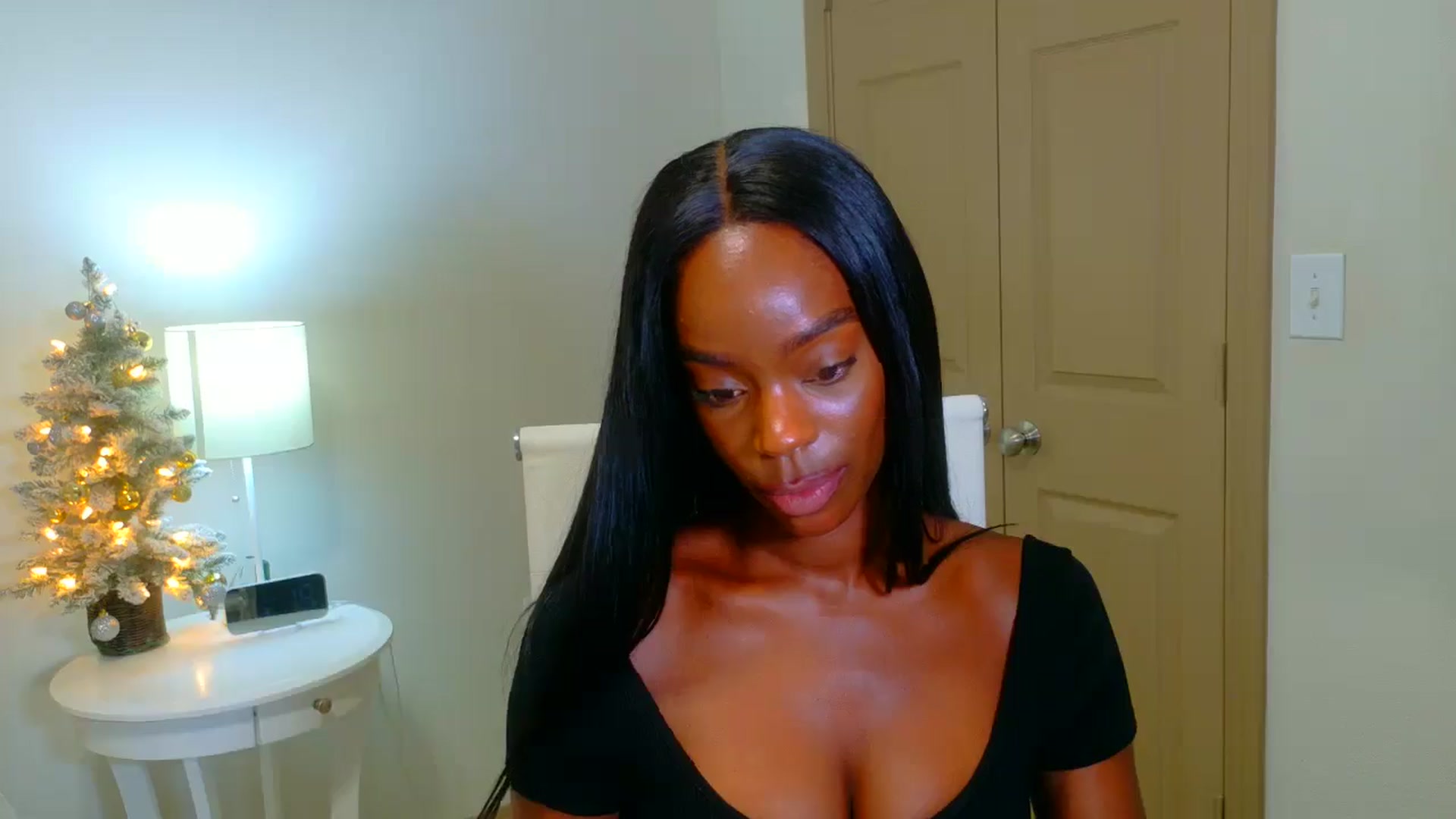 Gallery image thumbnail from Zadira's myfreecams stream on, 12/21/2024, 10:41 image 12 of 20