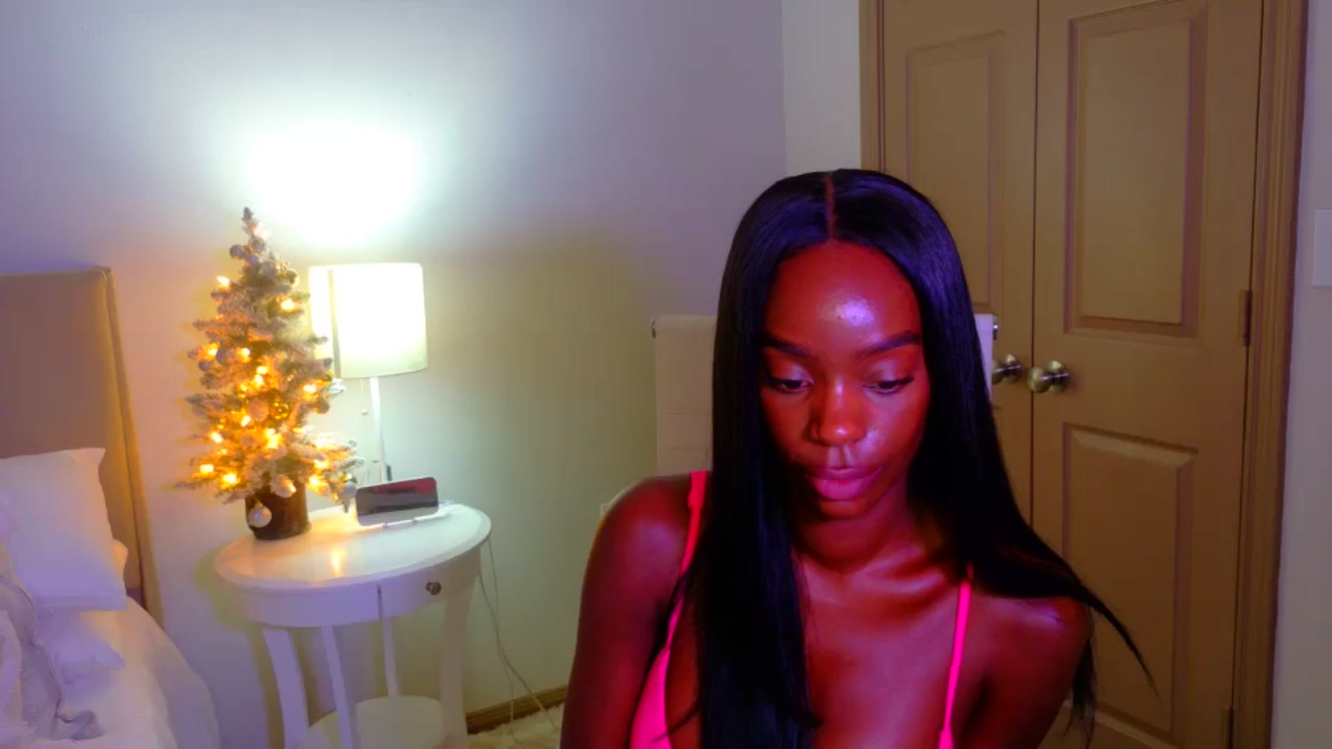 Gallery image thumbnail from Zadira's myfreecams stream on, 12/21/2024, 13:11 image 12 of 20