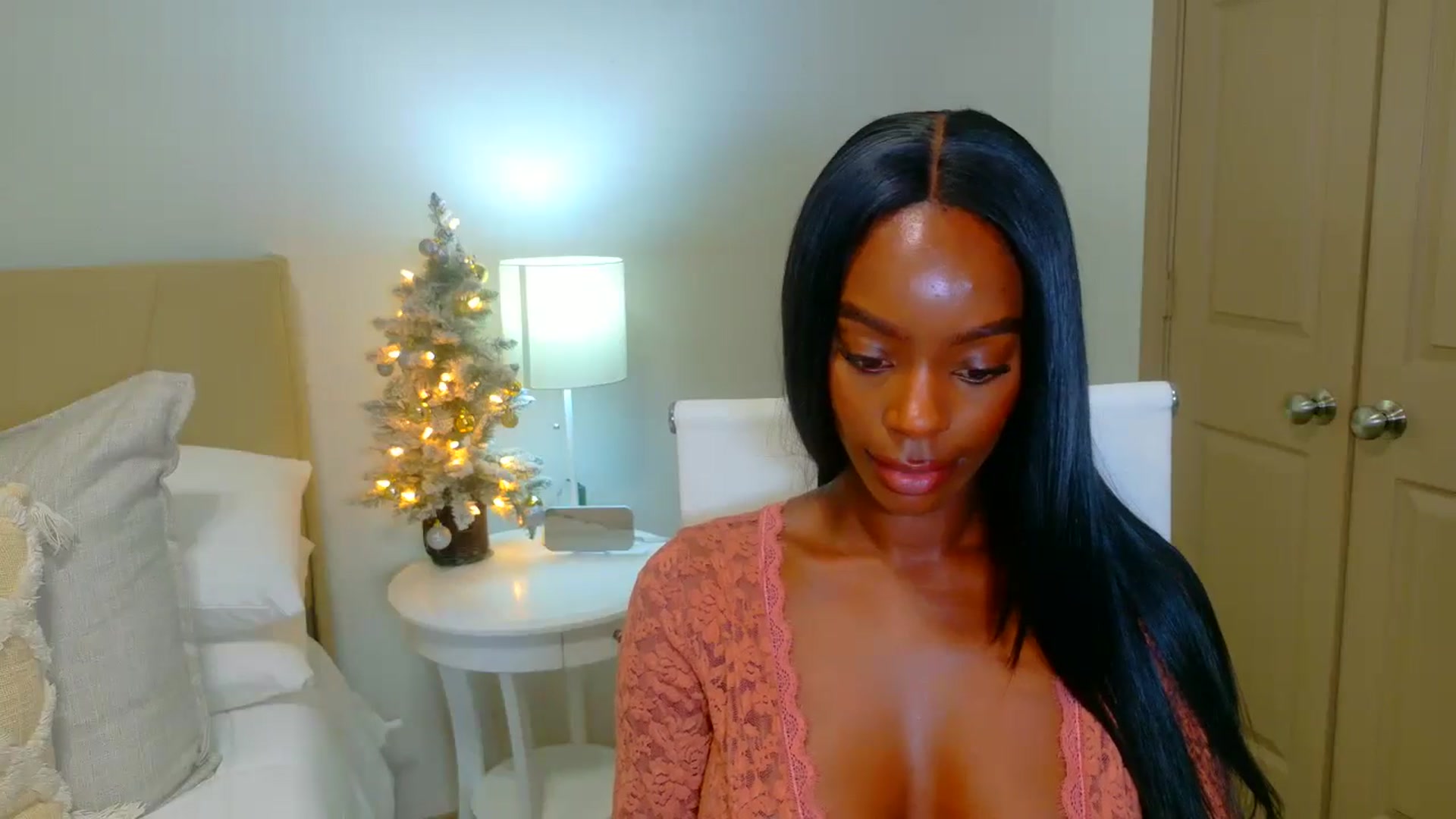 Gallery image thumbnail from Zadira's myfreecams stream on, 12/27/2024, 09:36 image 2 of 20