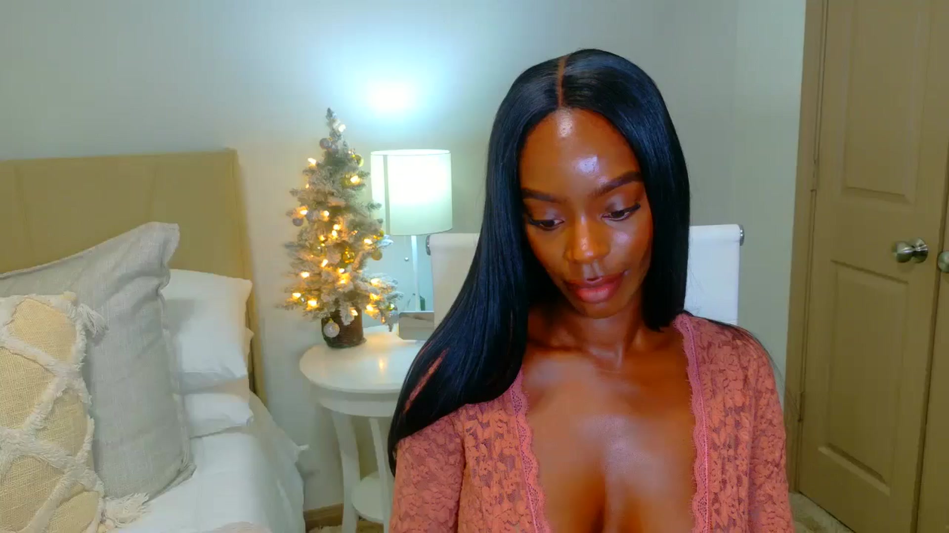 Gallery image thumbnail from Zadira's myfreecams stream on, 12/27/2024, 09:36 image 15 of 20