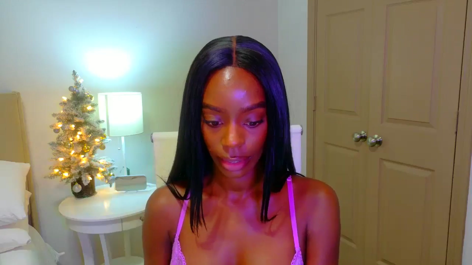Gallery image thumbnail from Zadira's myfreecams stream on, 12/27/2024, 13:26 image 2 of 20