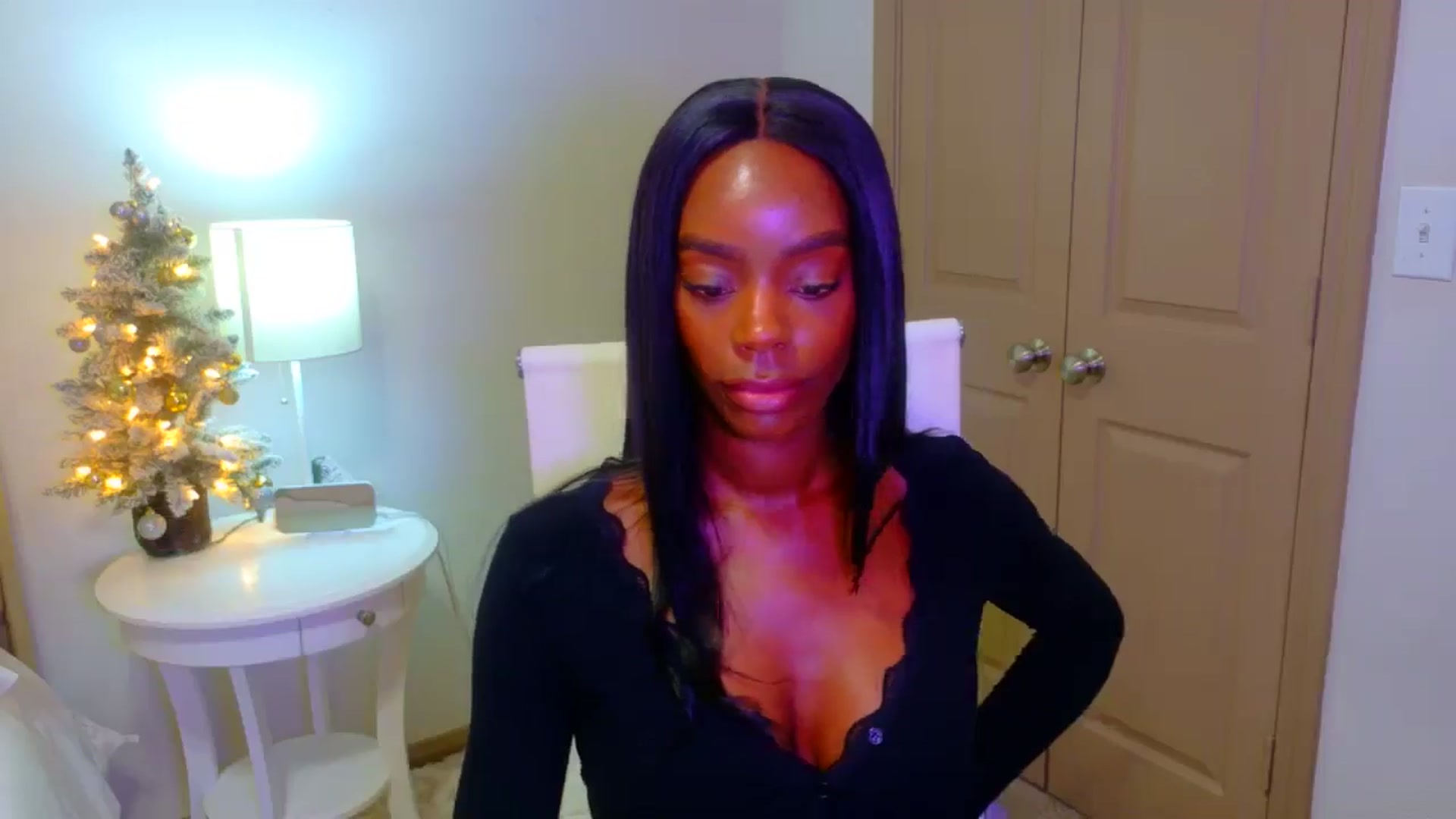 Gallery image thumbnail from Zadira's myfreecams stream on, 12/28/2024, 09:58 image 4 of 20