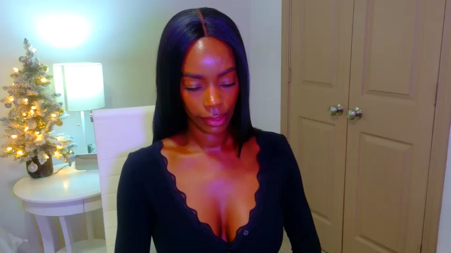 Gallery image thumbnail from Zadira's myfreecams stream on, 12/28/2024, 09:58 image 17 of 20