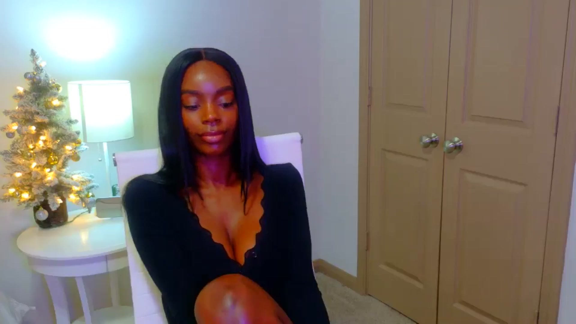 Gallery image thumbnail from Zadira's myfreecams stream on, 12/28/2024, 09:58 image 14 of 20