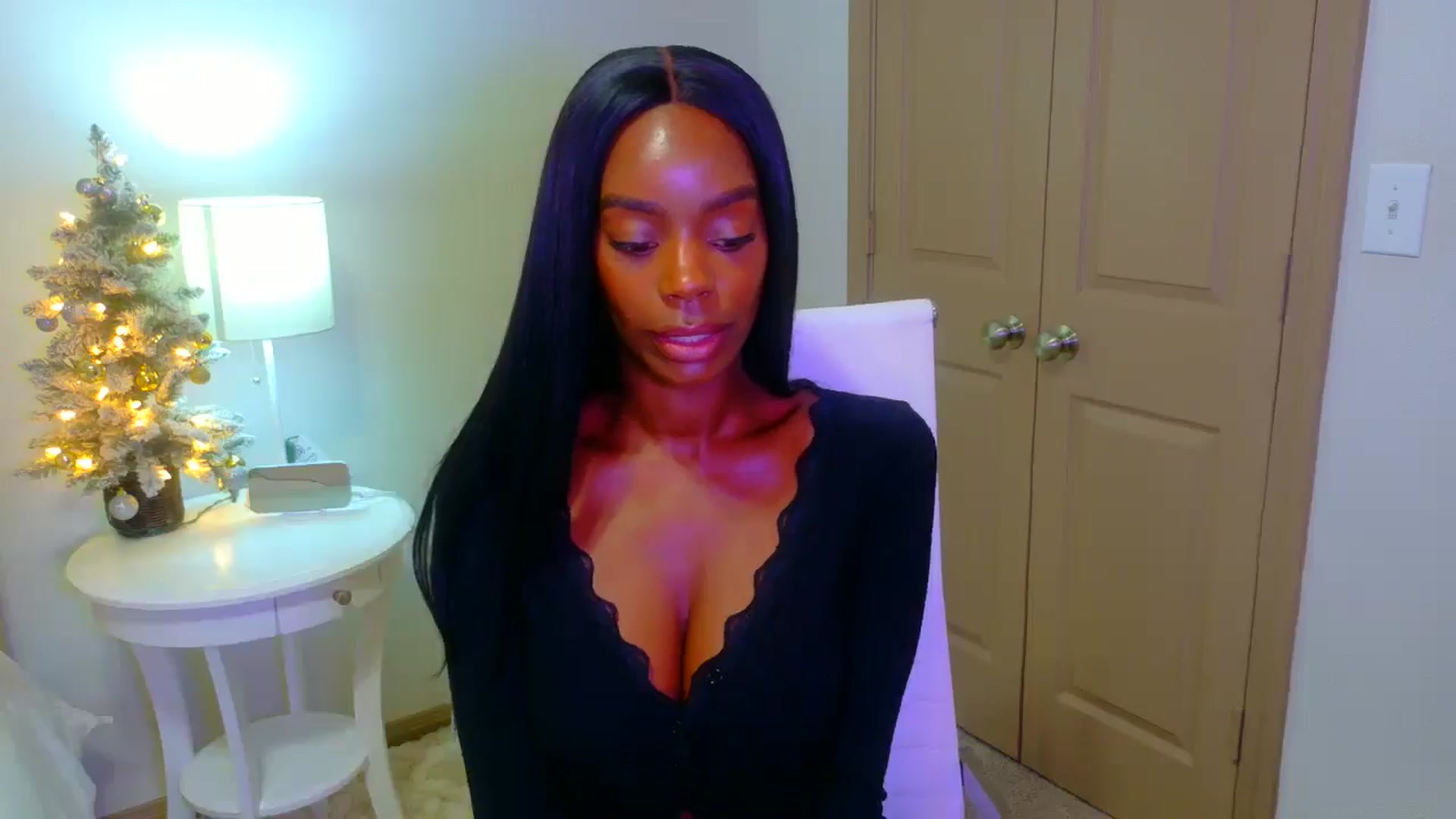 Gallery image thumbnail from Zadira's myfreecams stream on, 12/28/2024, 09:58 image 3 of 20