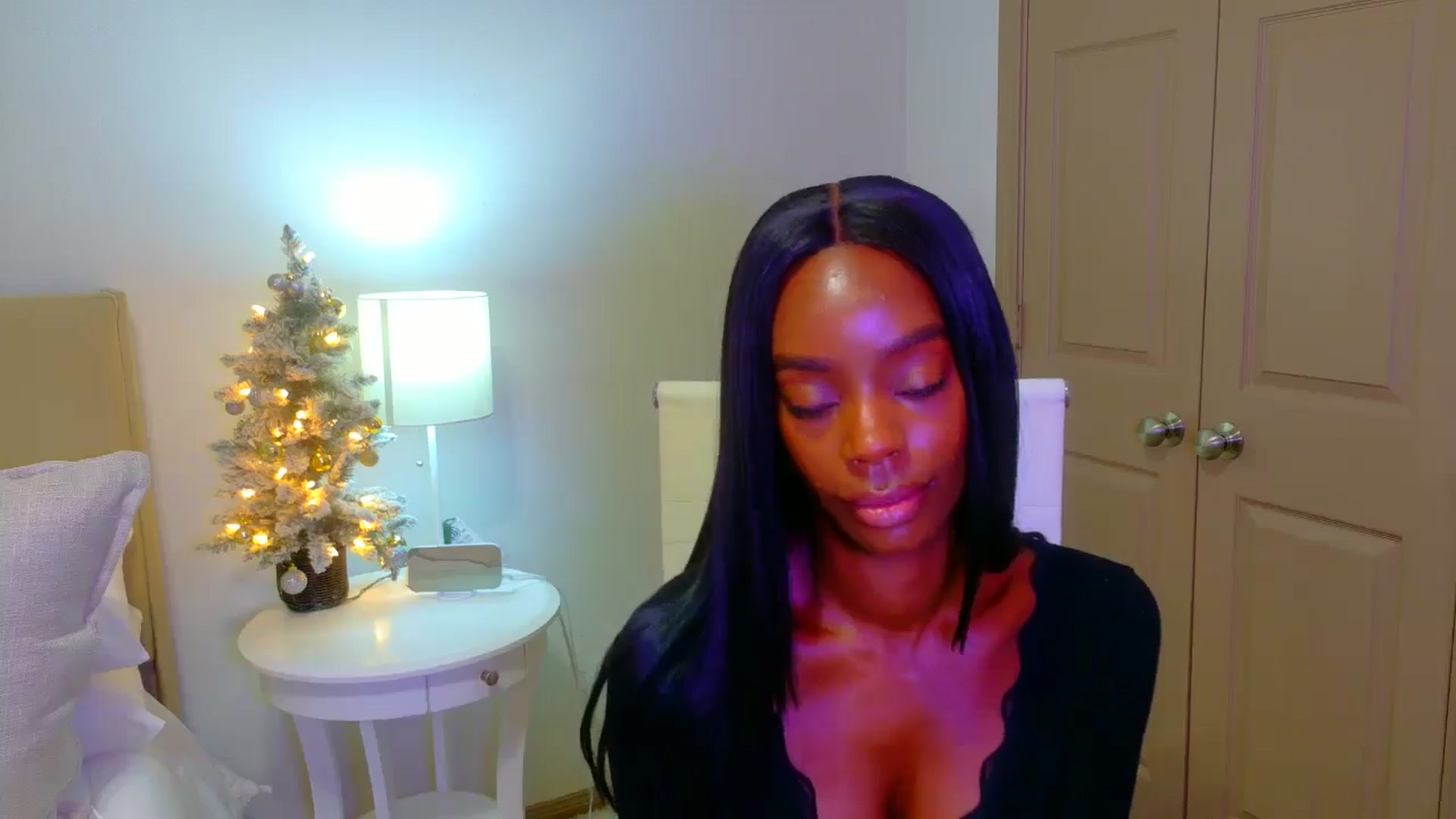 Gallery image thumbnail from Zadira's myfreecams stream on, 12/28/2024, 10:59 image 10 of 20