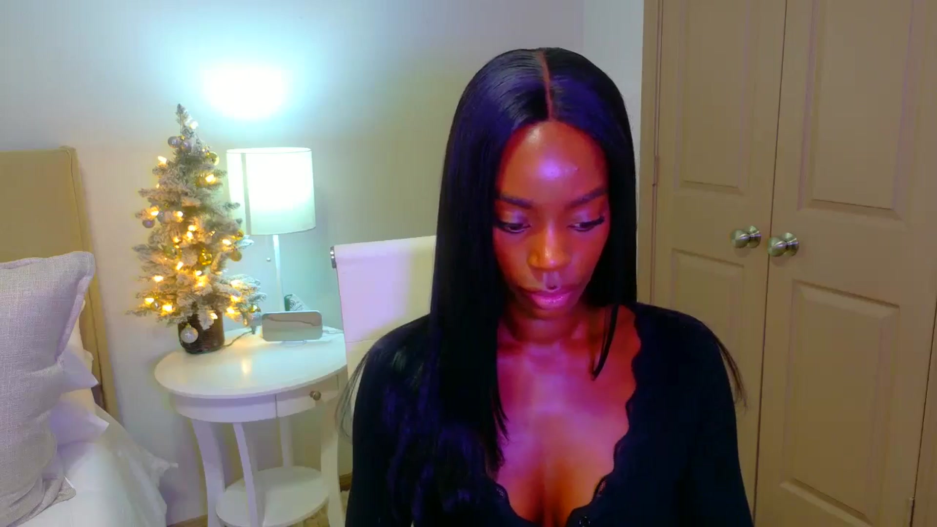 Gallery image thumbnail from Zadira's myfreecams stream on, 12/28/2024, 10:59 image 3 of 20