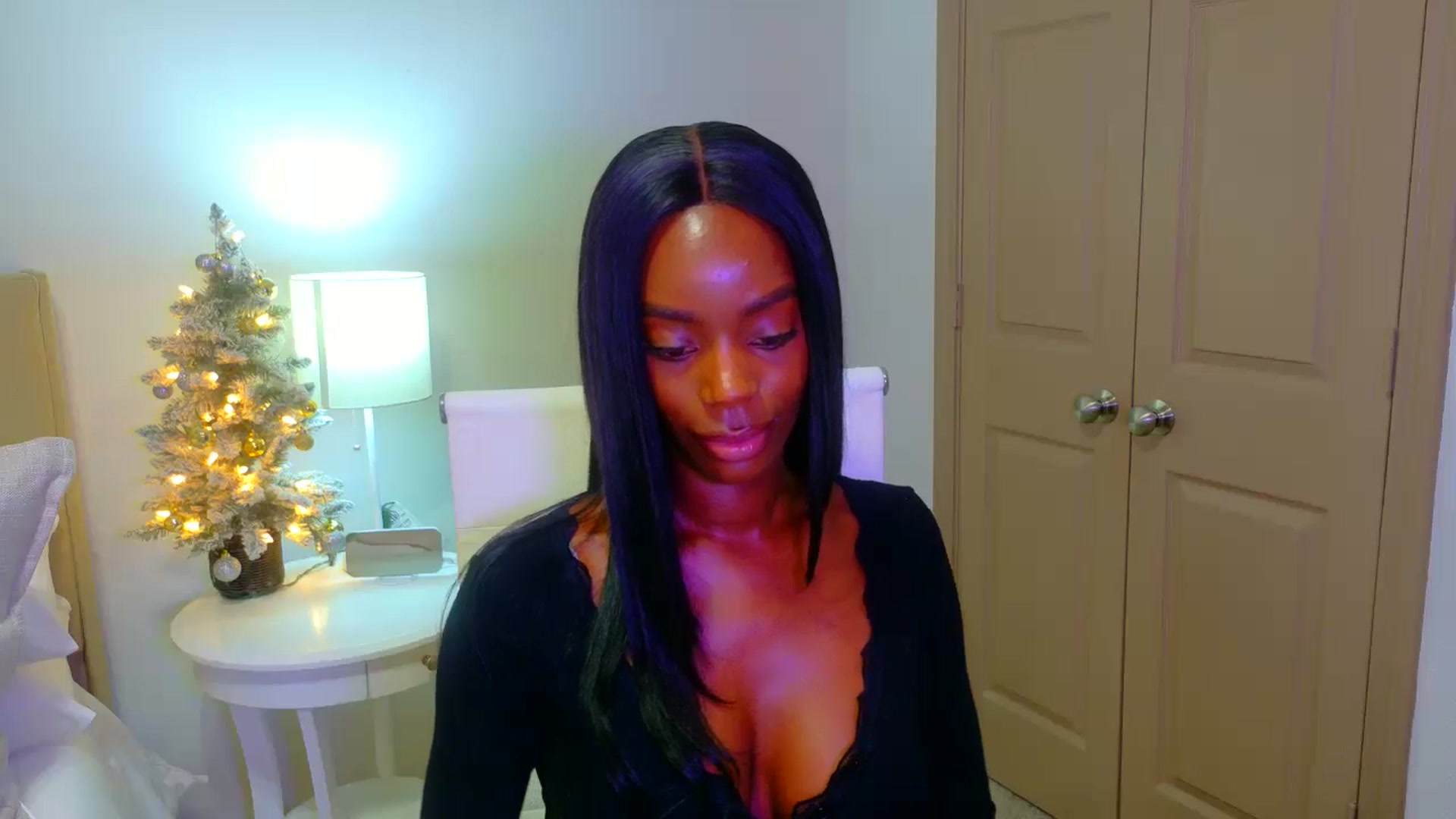 Gallery image thumbnail from Zadira's myfreecams stream on, 12/28/2024, 10:59 image 17 of 20