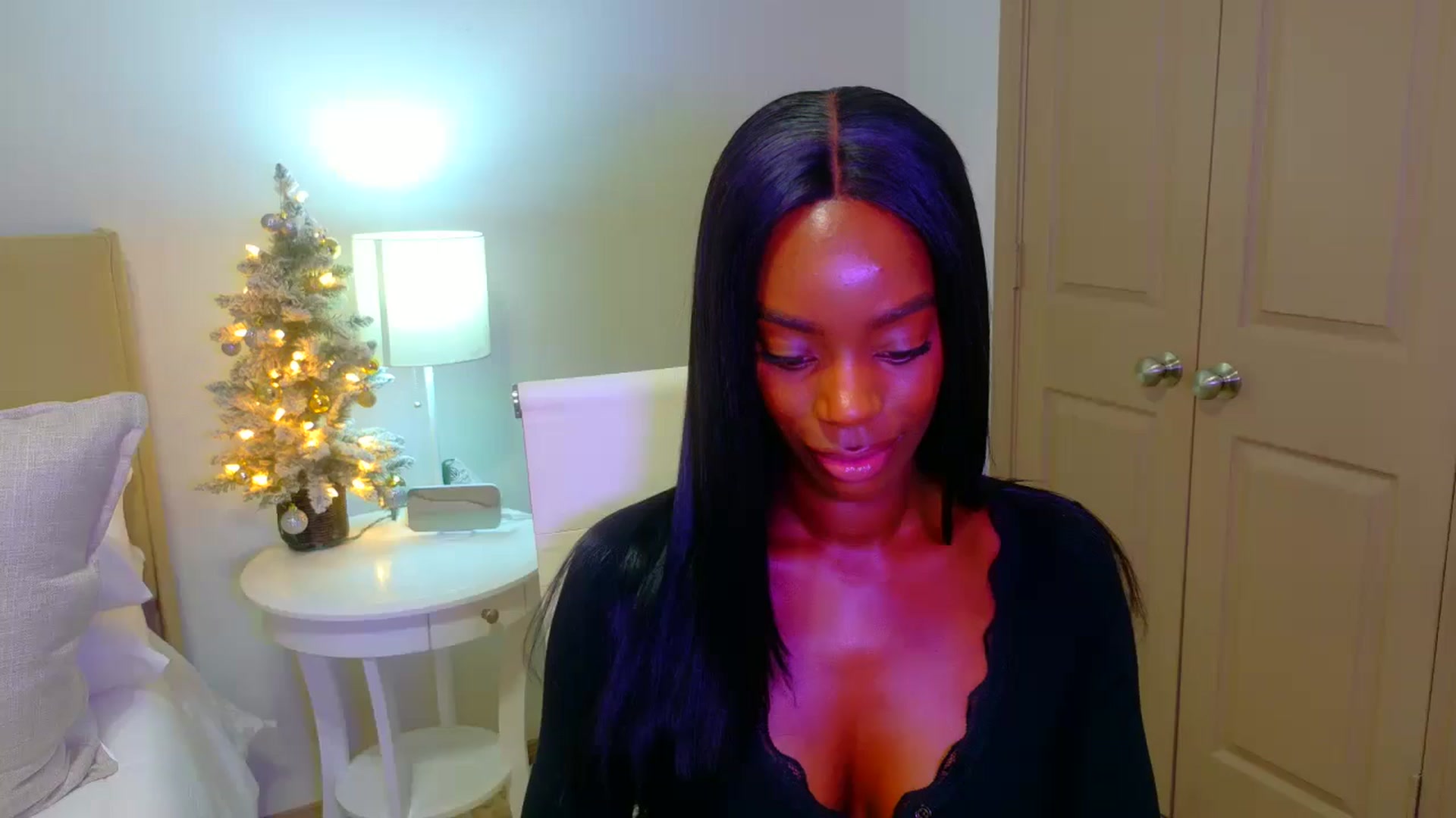 Gallery image thumbnail from Zadira's myfreecams stream on, 12/28/2024, 10:59 image 1 of 20