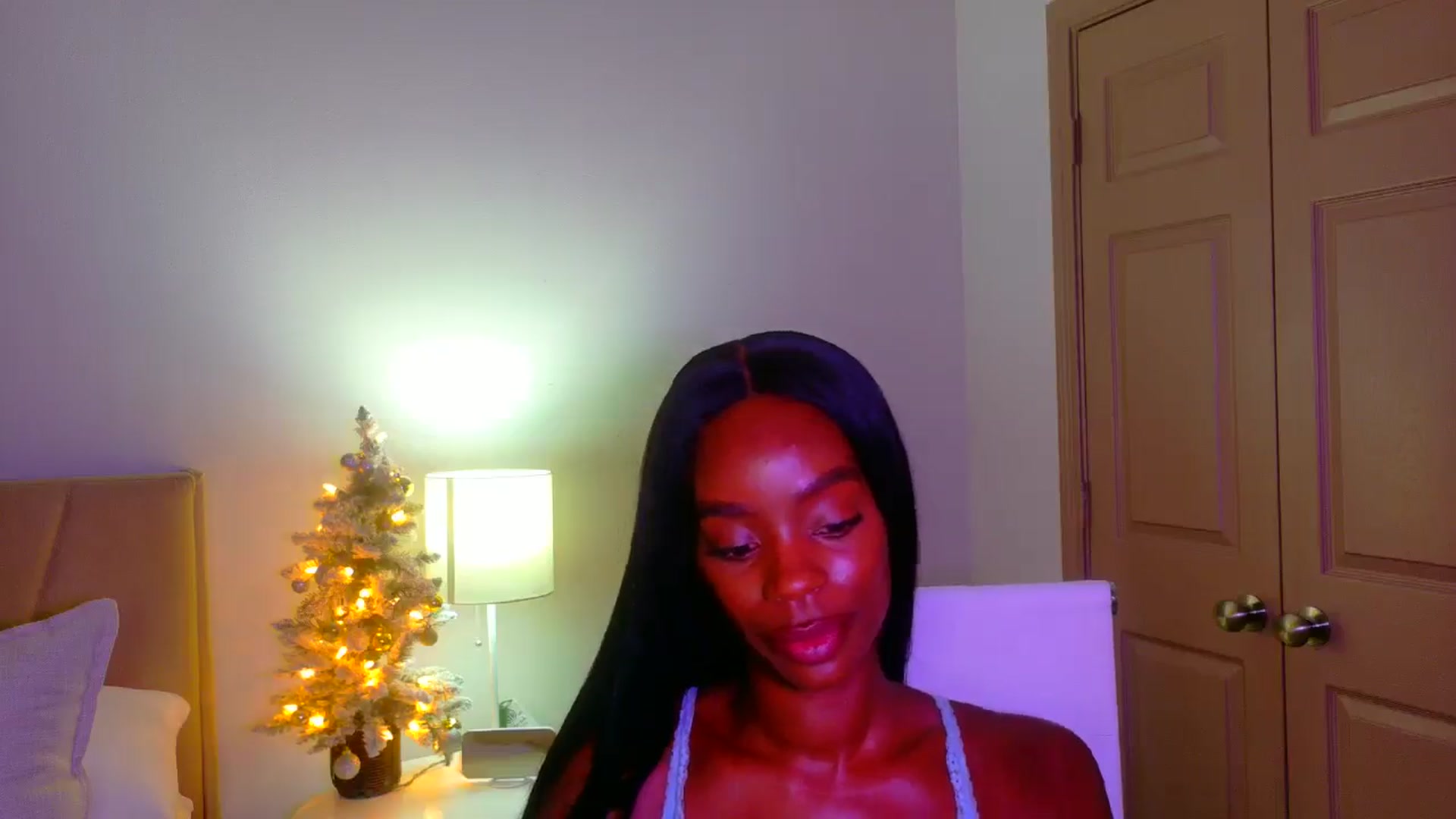 Gallery image thumbnail from Zadira's myfreecams stream on, 12/28/2024, 13:22 image 17 of 20