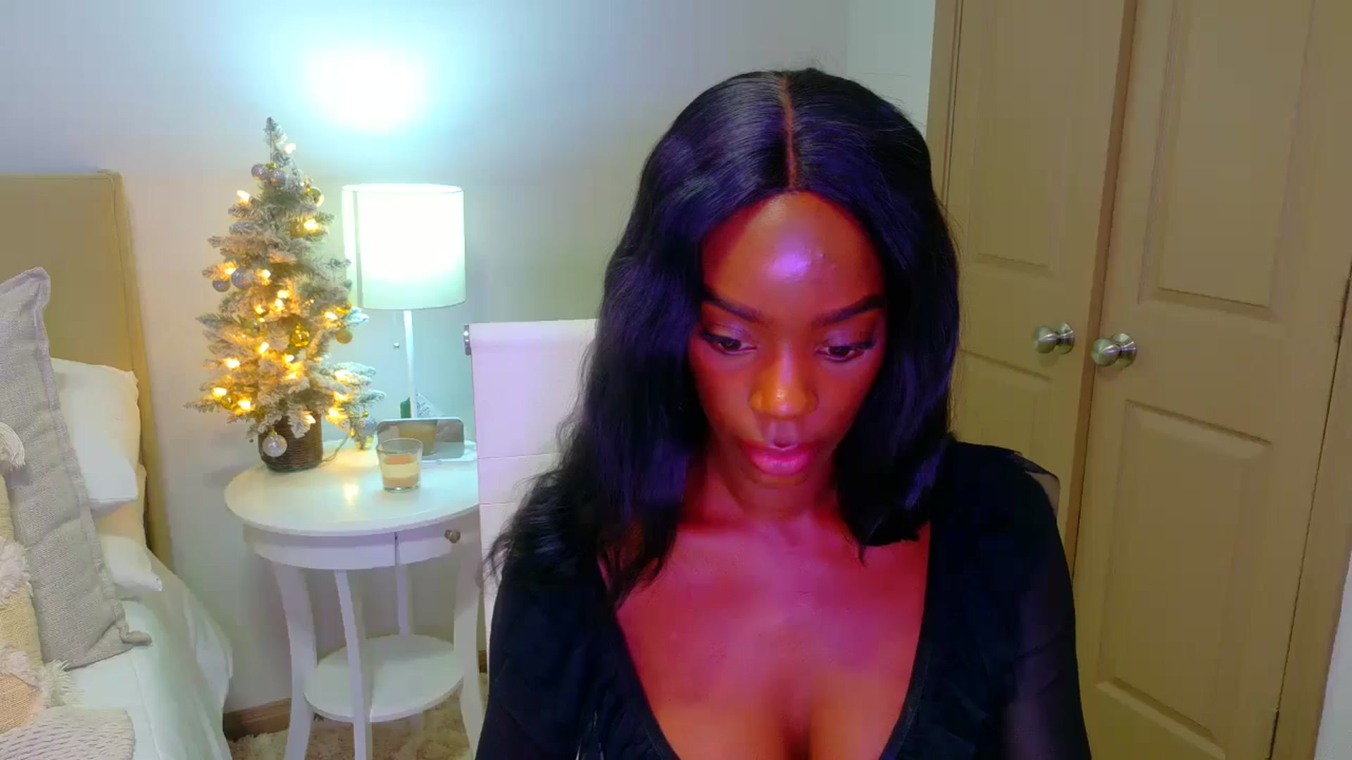 Gallery image thumbnail from Zadira's myfreecams stream on, 01/04/2025, 11:38 image 19 of 20