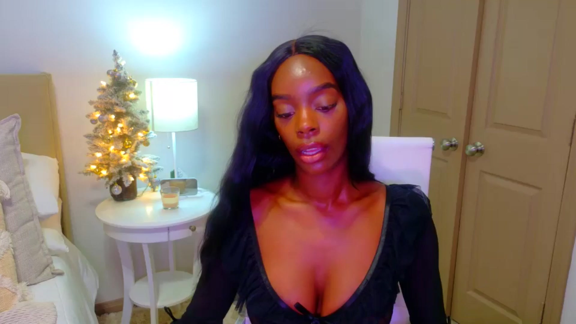 Gallery image thumbnail from Zadira's myfreecams stream on, 01/04/2025, 11:38 image 10 of 20
