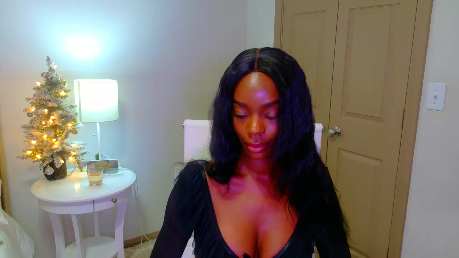 Gallery image thumbnail from Zadira's myfreecams stream on, 01/04/2025, 12:33 image 6 of 20