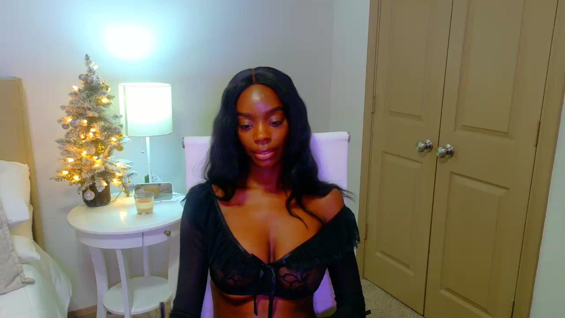 Gallery image thumbnail from Zadira's myfreecams stream on, 01/04/2025, 13:58 image 11 of 20
