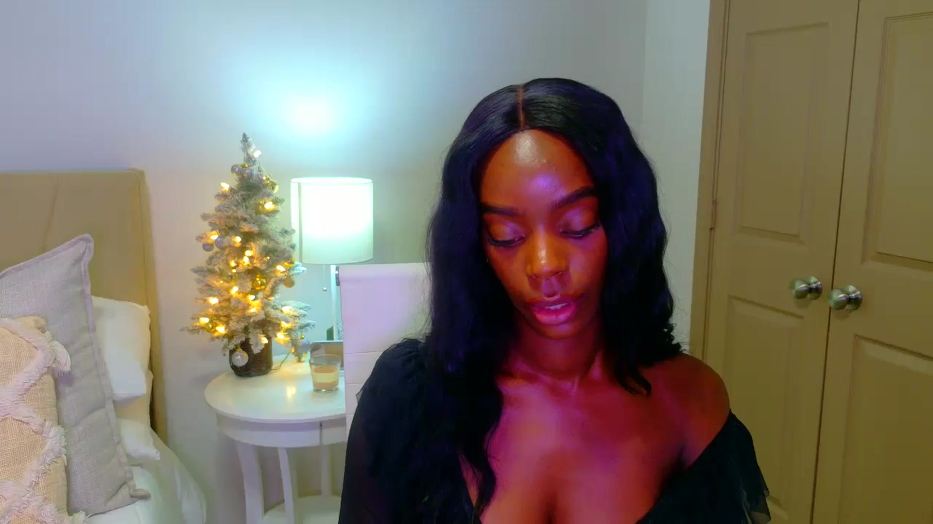 Gallery image thumbnail from Zadira's myfreecams stream on, 01/04/2025, 13:58 image 16 of 20
