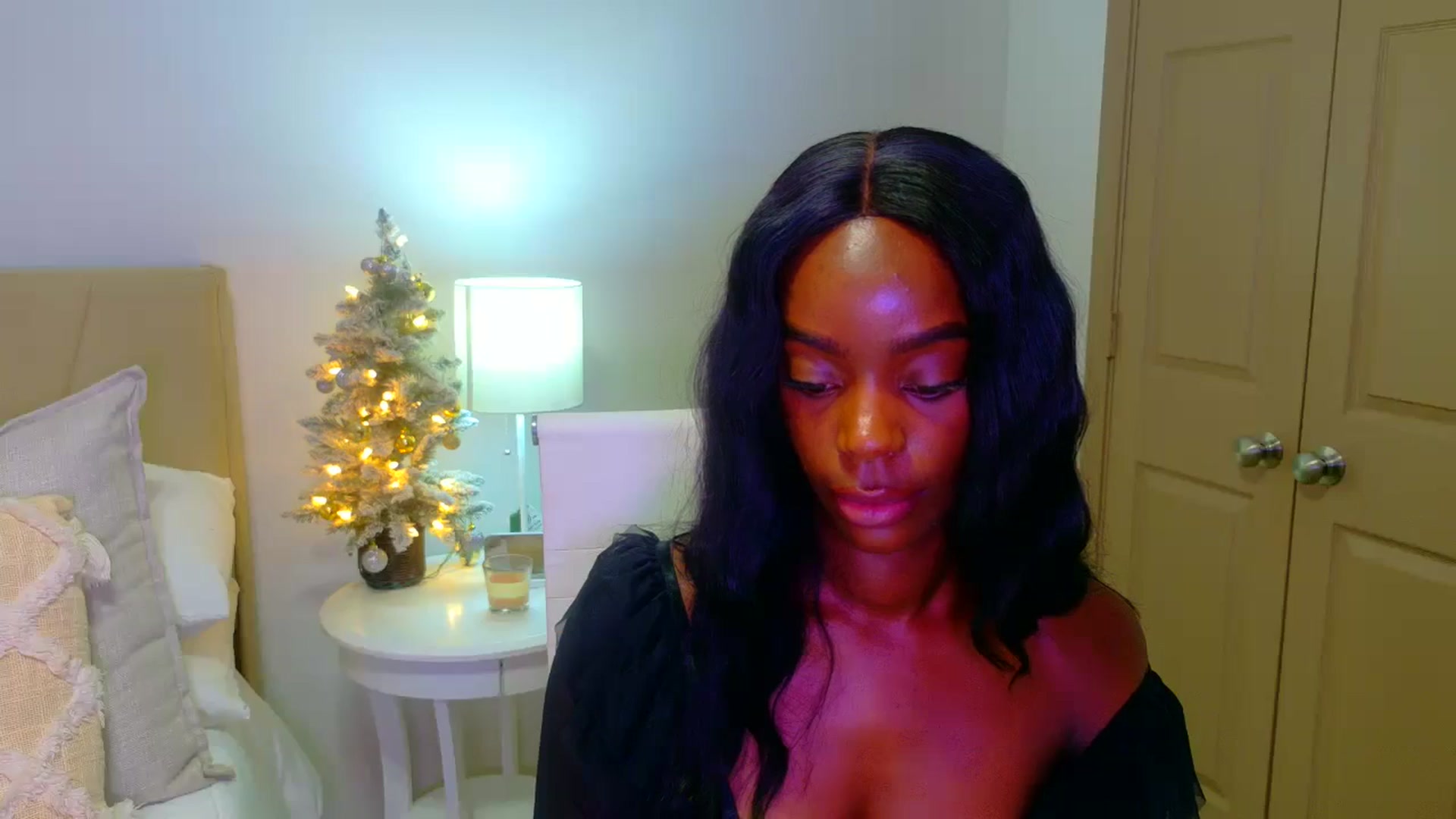 Gallery image thumbnail from Zadira's myfreecams stream on, 01/04/2025, 13:58 image 18 of 20