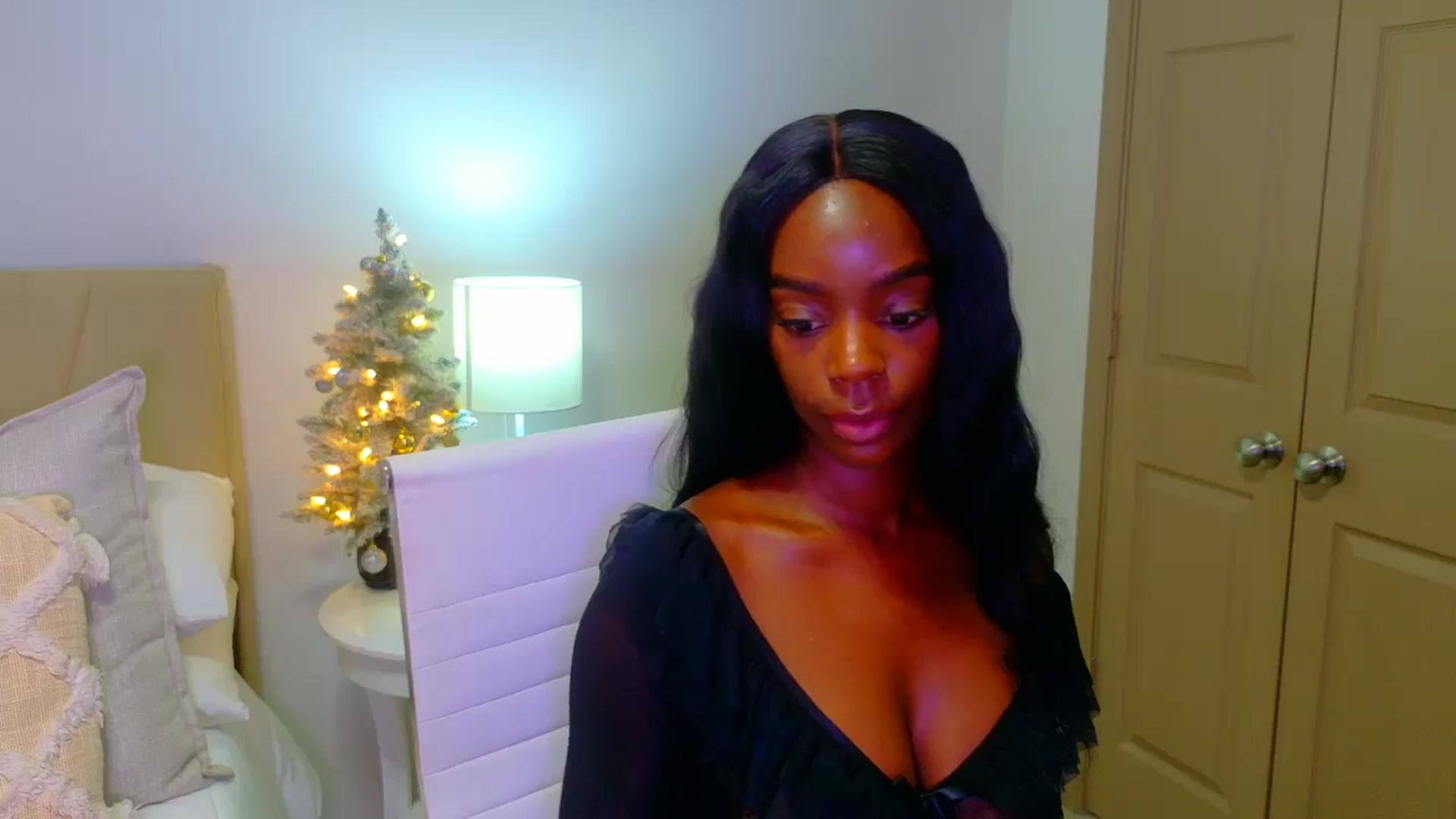 Gallery image thumbnail from Zadira's myfreecams stream on, 01/04/2025, 13:58 image 19 of 20