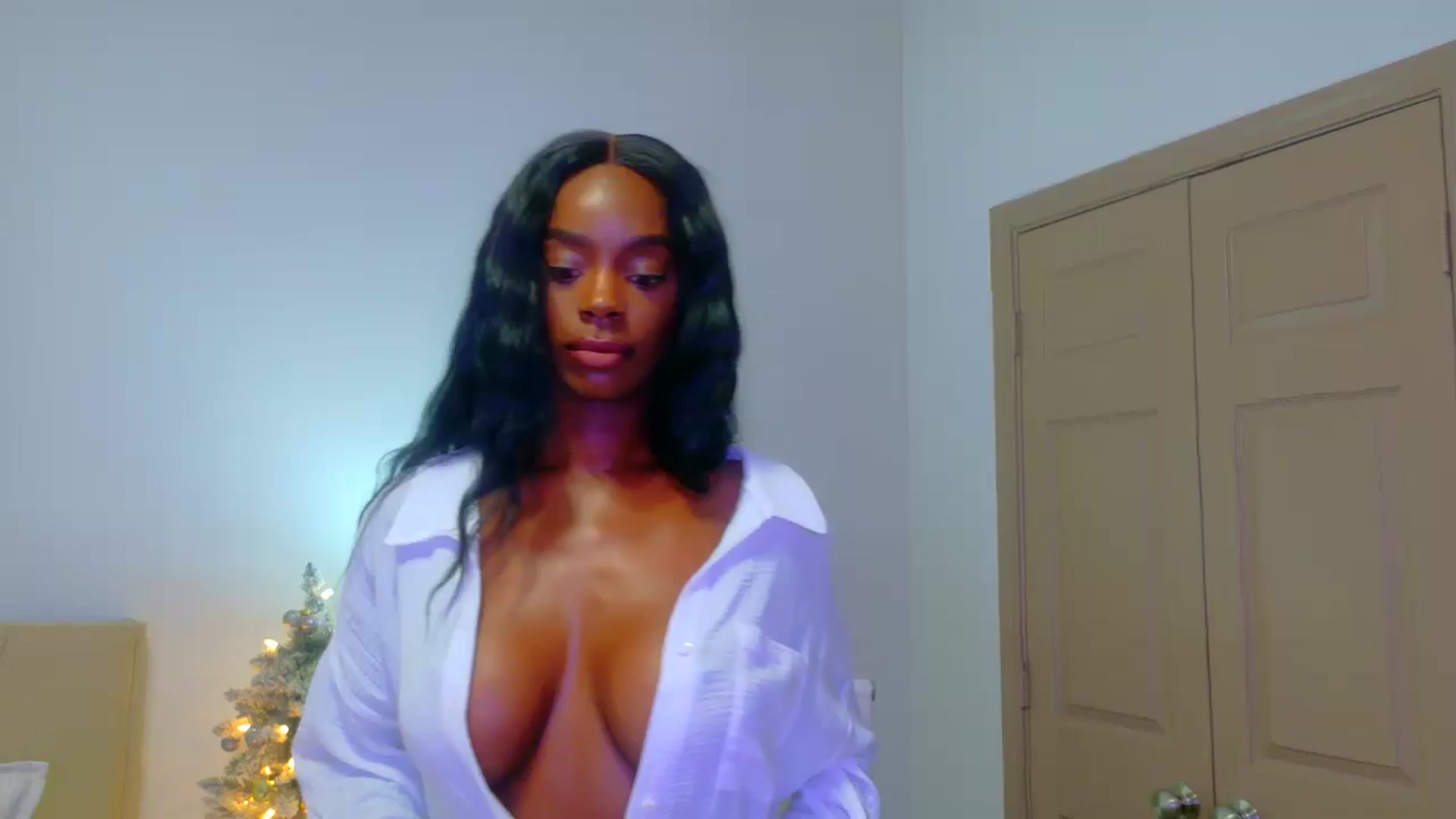 Gallery image thumbnail from Zadira's myfreecams stream on, 01/05/2025, 09:04 image 1 of 20