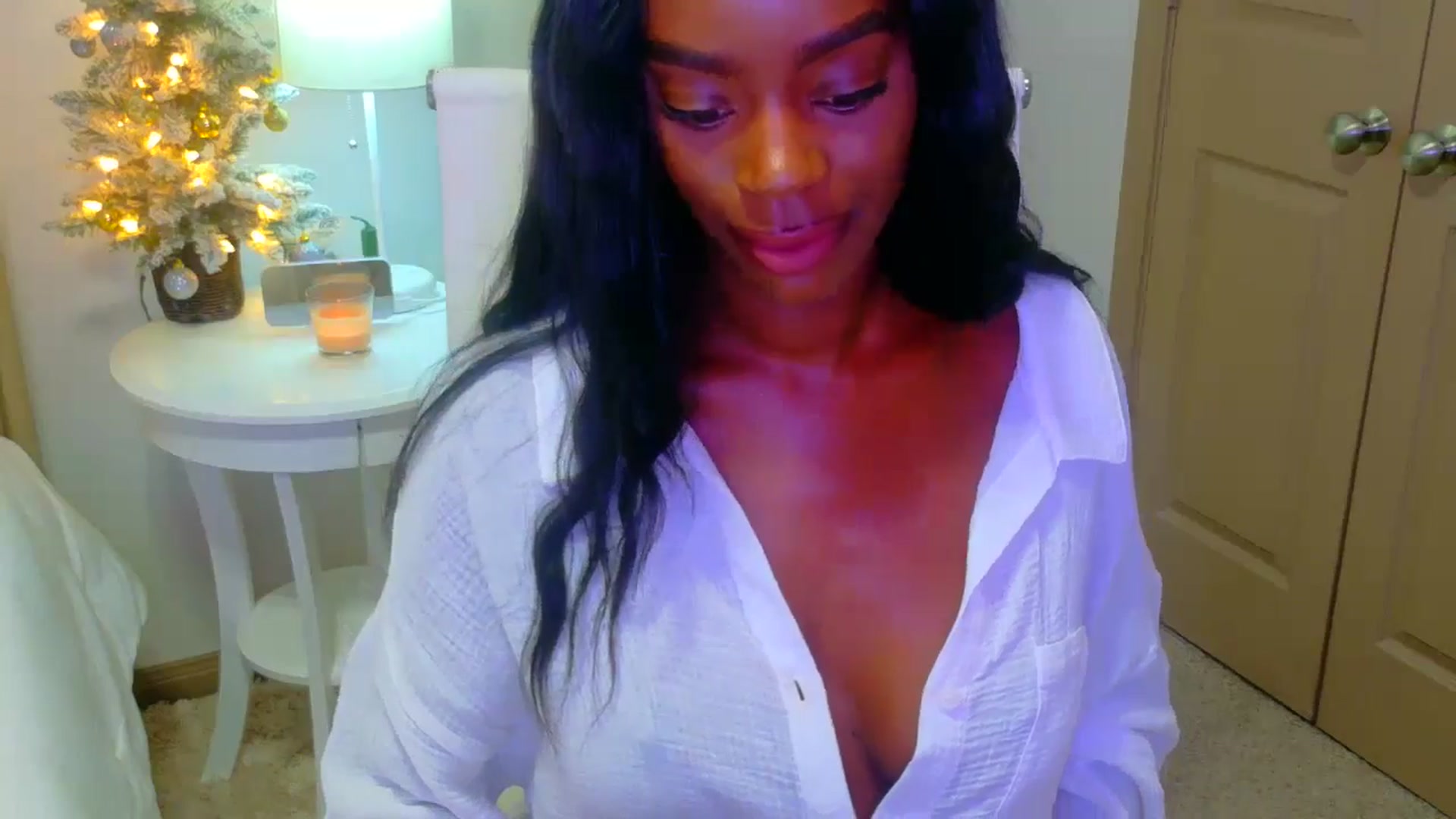 Gallery image thumbnail from Zadira's myfreecams stream on, 01/05/2025, 09:04 image 13 of 20