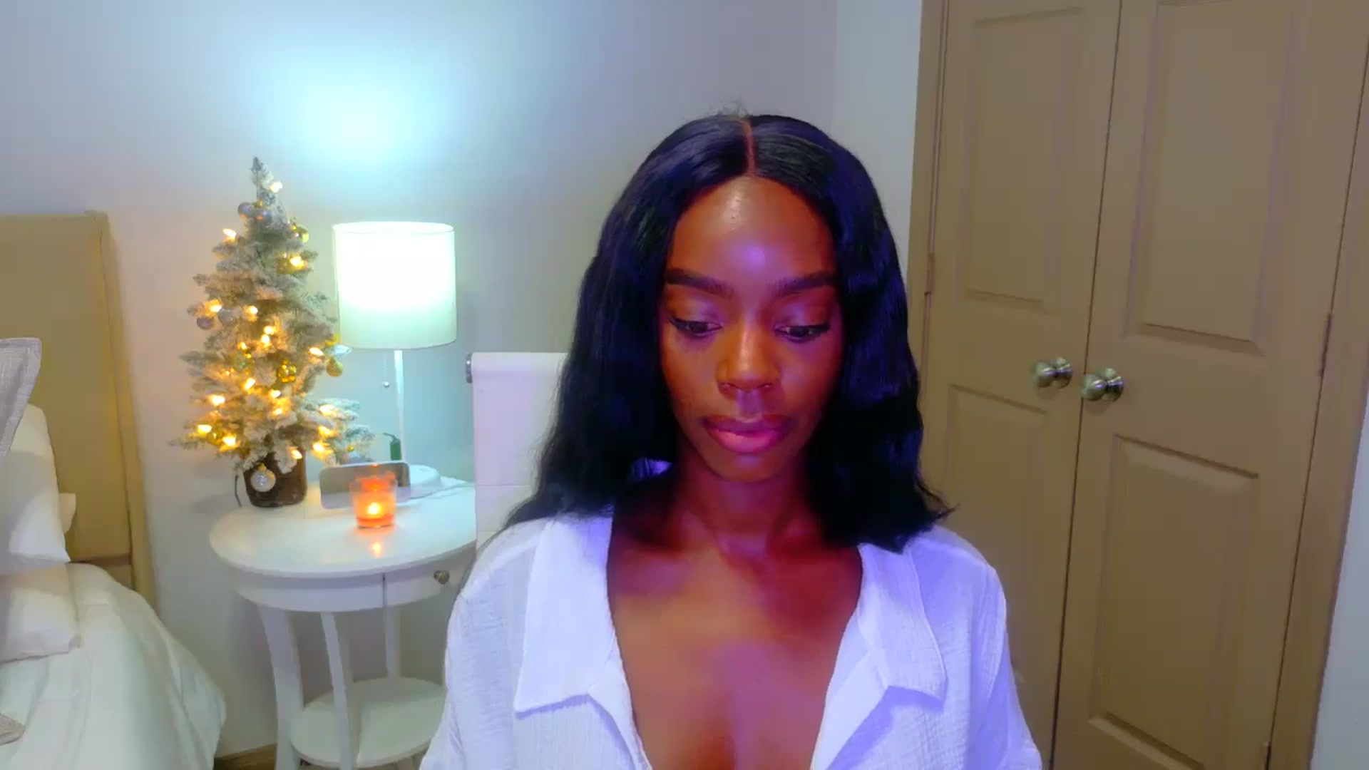 Gallery image thumbnail from Zadira's myfreecams stream on, 01/05/2025, 12:03 image 17 of 20