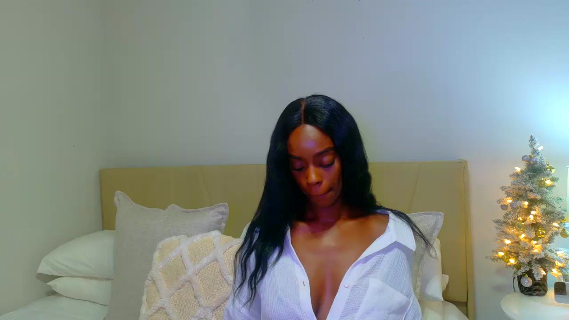 Gallery image thumbnail from Zadira's myfreecams stream on, 01/05/2025, 12:37 image 20 of 20