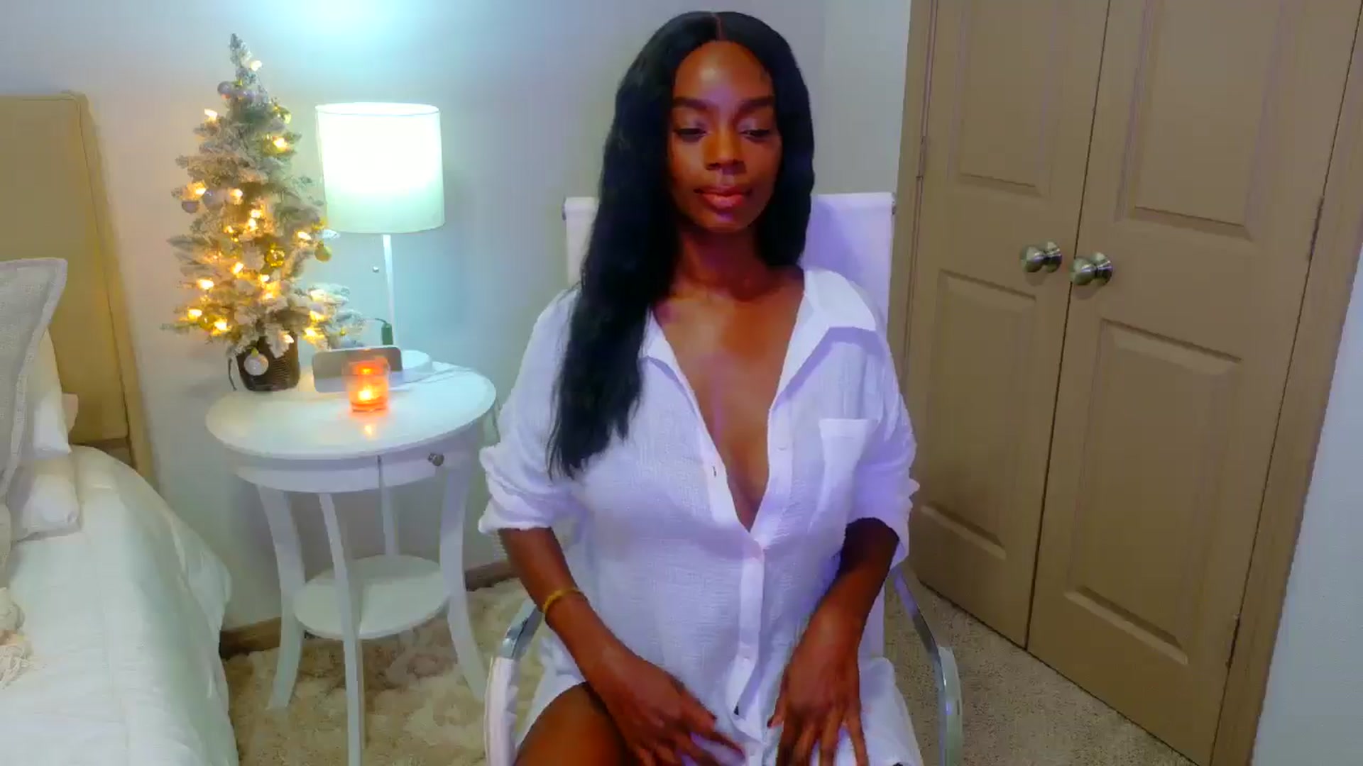 Gallery image thumbnail from Zadira's myfreecams stream on, 01/05/2025, 13:39 image 13 of 20