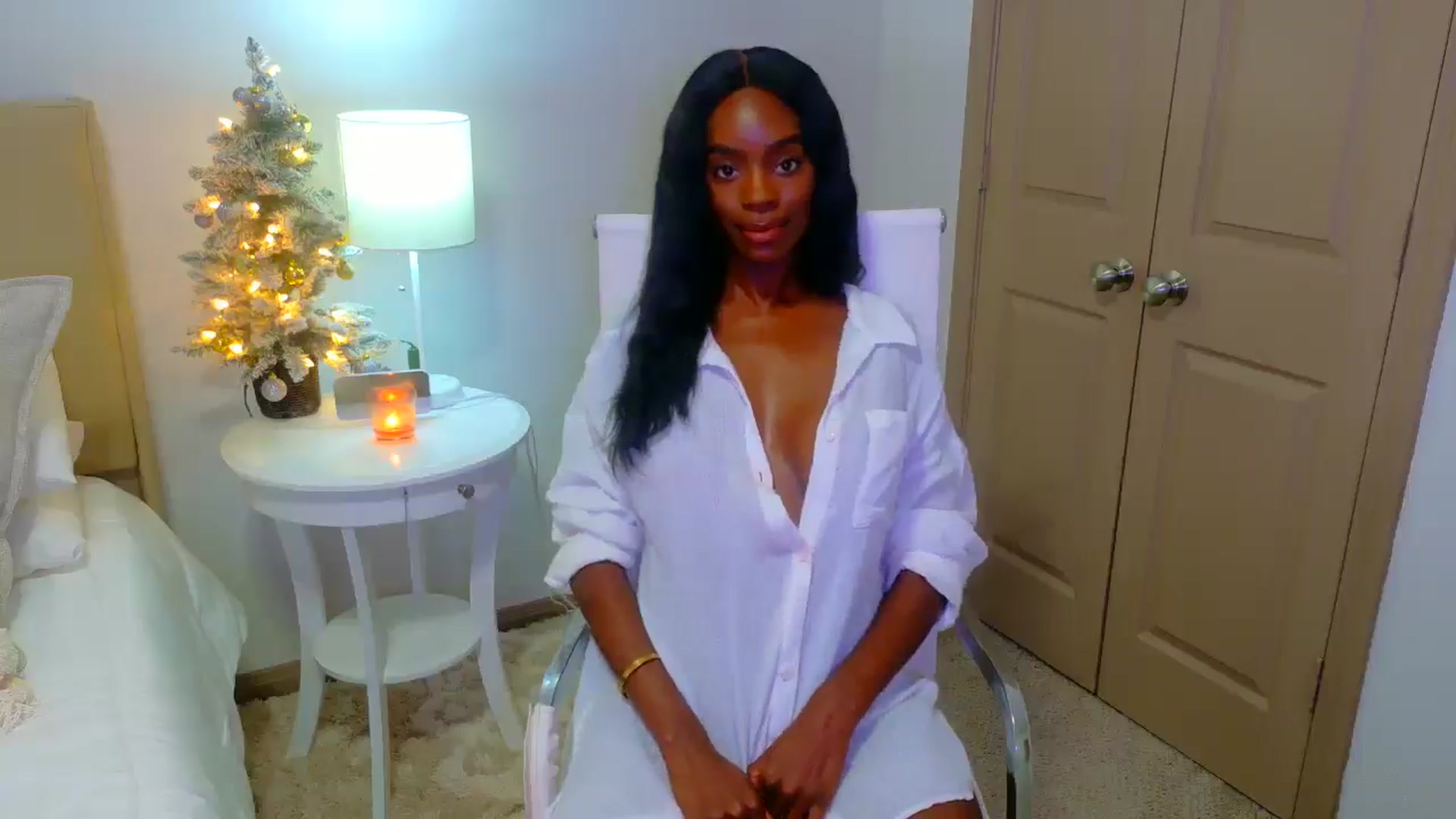 Gallery image thumbnail from Zadira's myfreecams stream on, 01/05/2025, 13:39 image 14 of 20
