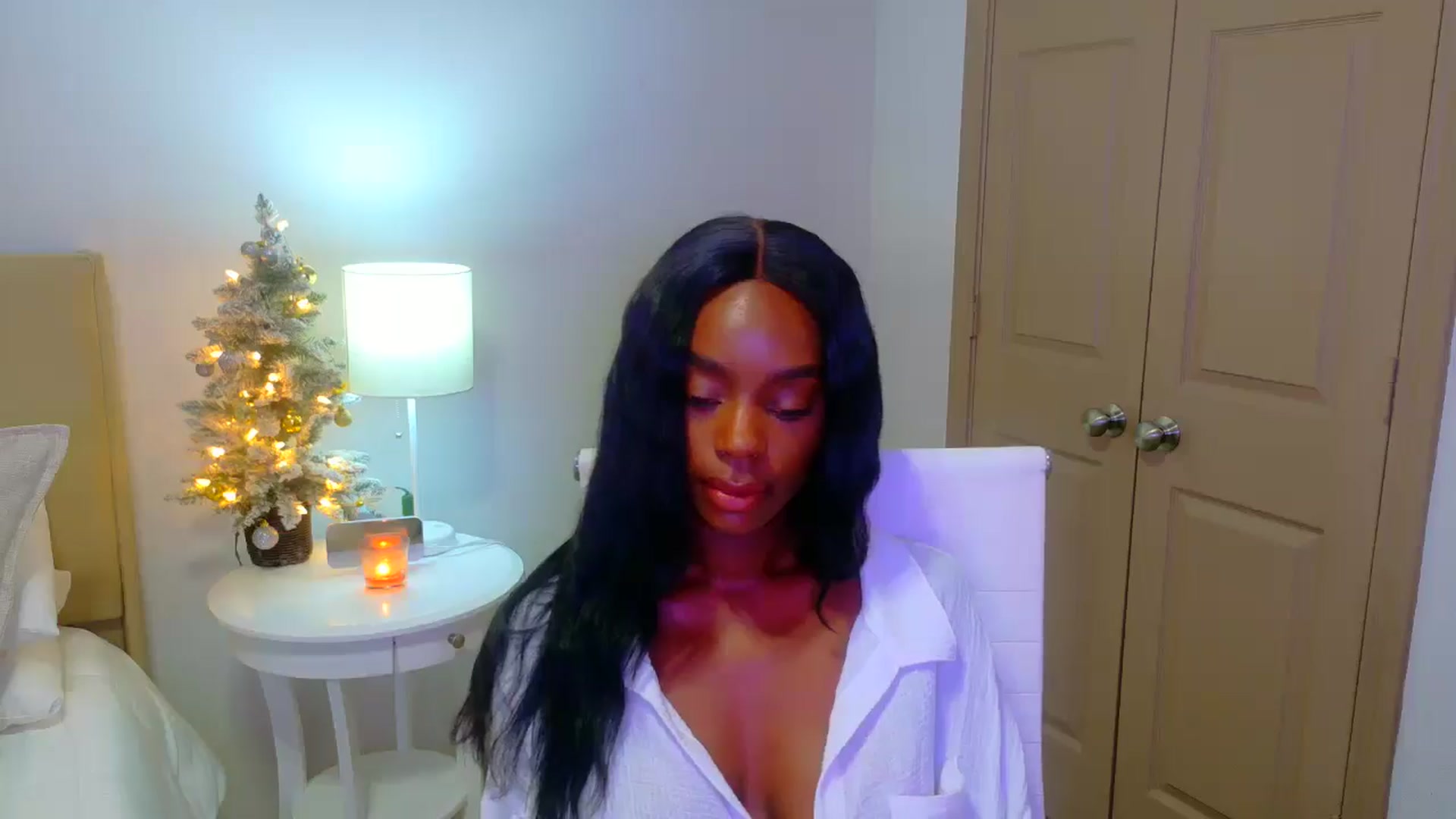 Gallery image thumbnail from Zadira's myfreecams stream on, 01/05/2025, 13:39 image 4 of 20