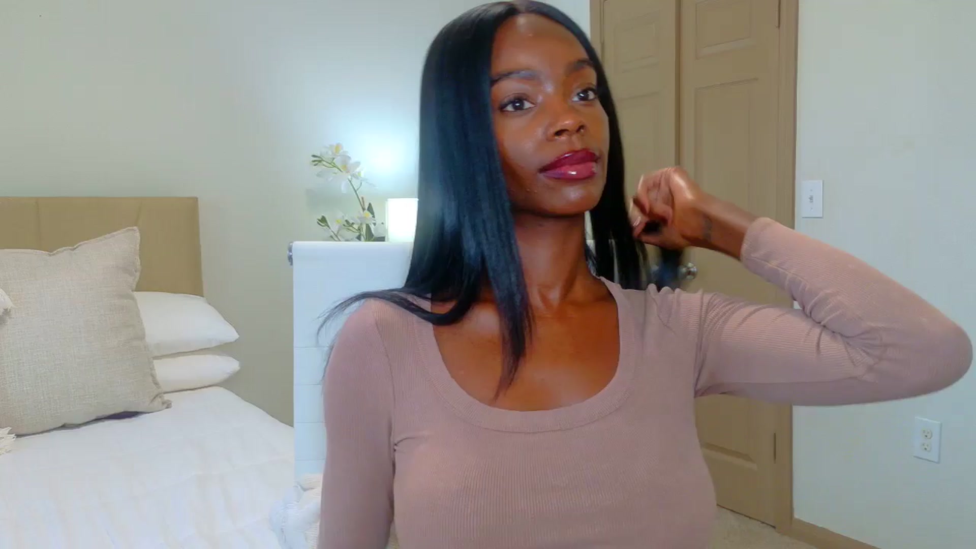 Gallery image thumbnail from Zadira's myfreecams stream on, 01/17/2025, 14:50 image 16 of 20