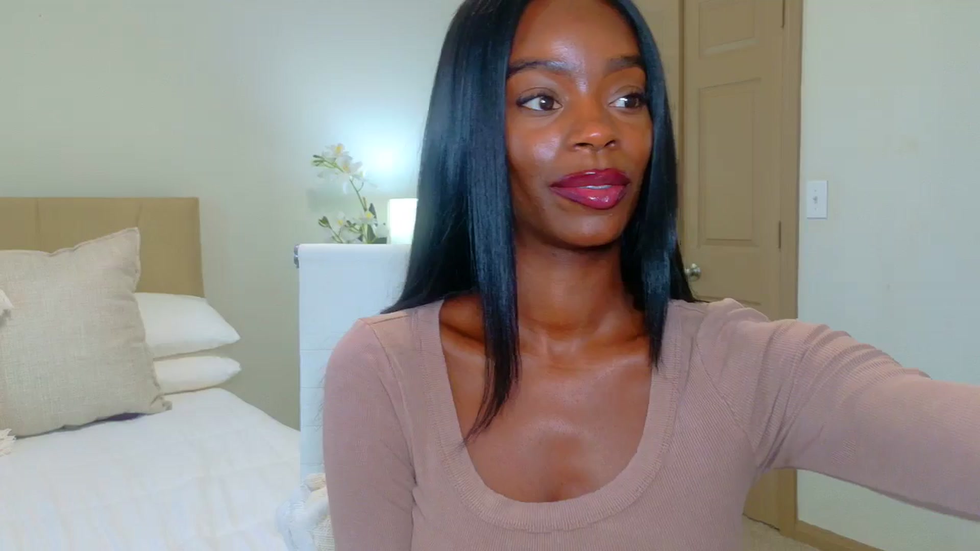 Gallery image thumbnail from Zadira's myfreecams stream on, 01/17/2025, 14:50 image 13 of 20