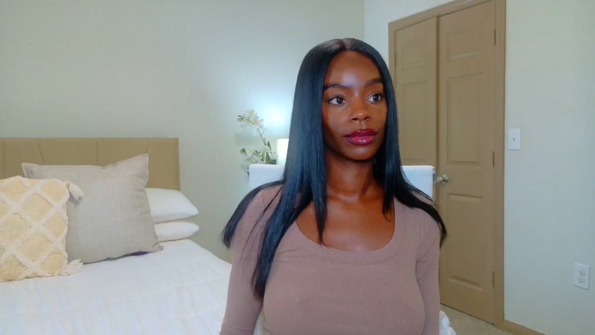 Gallery image thumbnail from Zadira's myfreecams stream on, 01/17/2025, 14:50 image 2 of 20