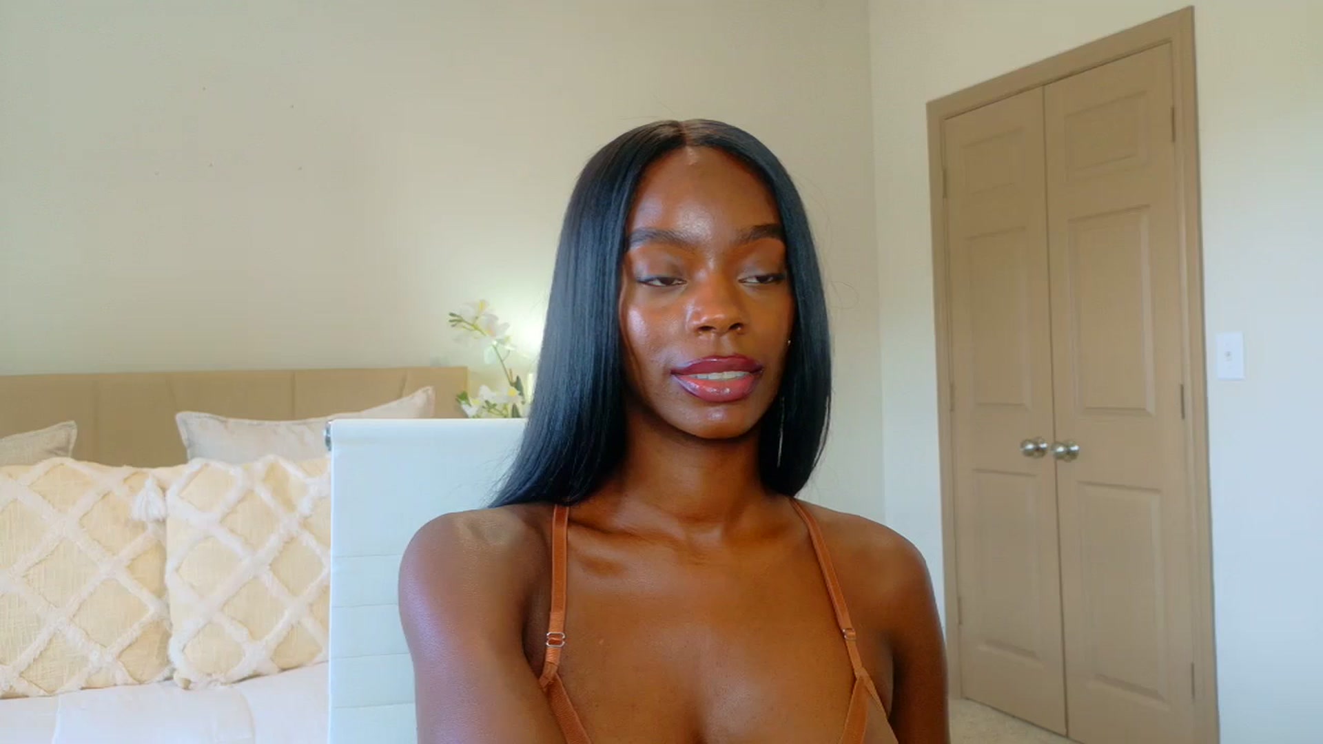 Gallery image thumbnail from Zadira's myfreecams stream on, 01/18/2025, 18:58 image 19 of 20