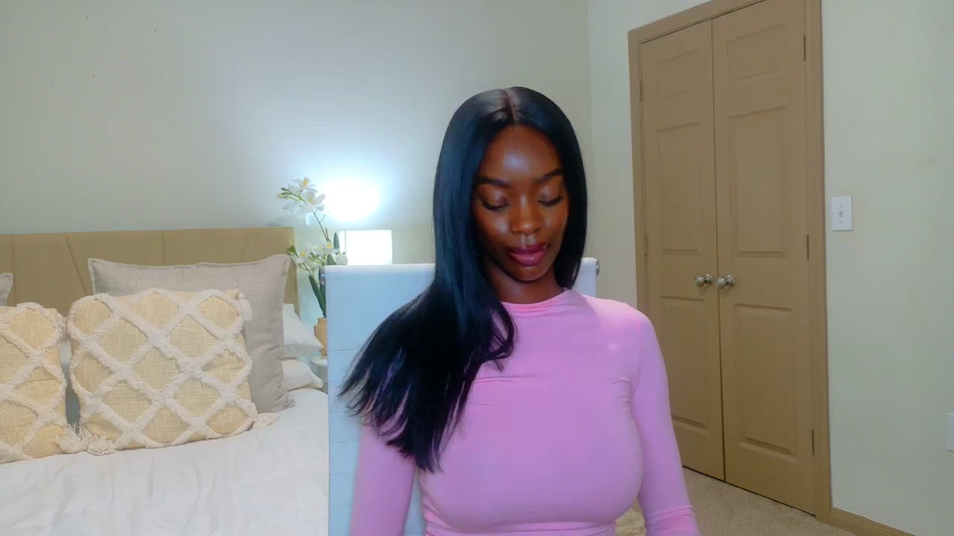 Gallery image thumbnail from Zadira's myfreecams stream on, 01/19/2025, 13:31 image 6 of 20
