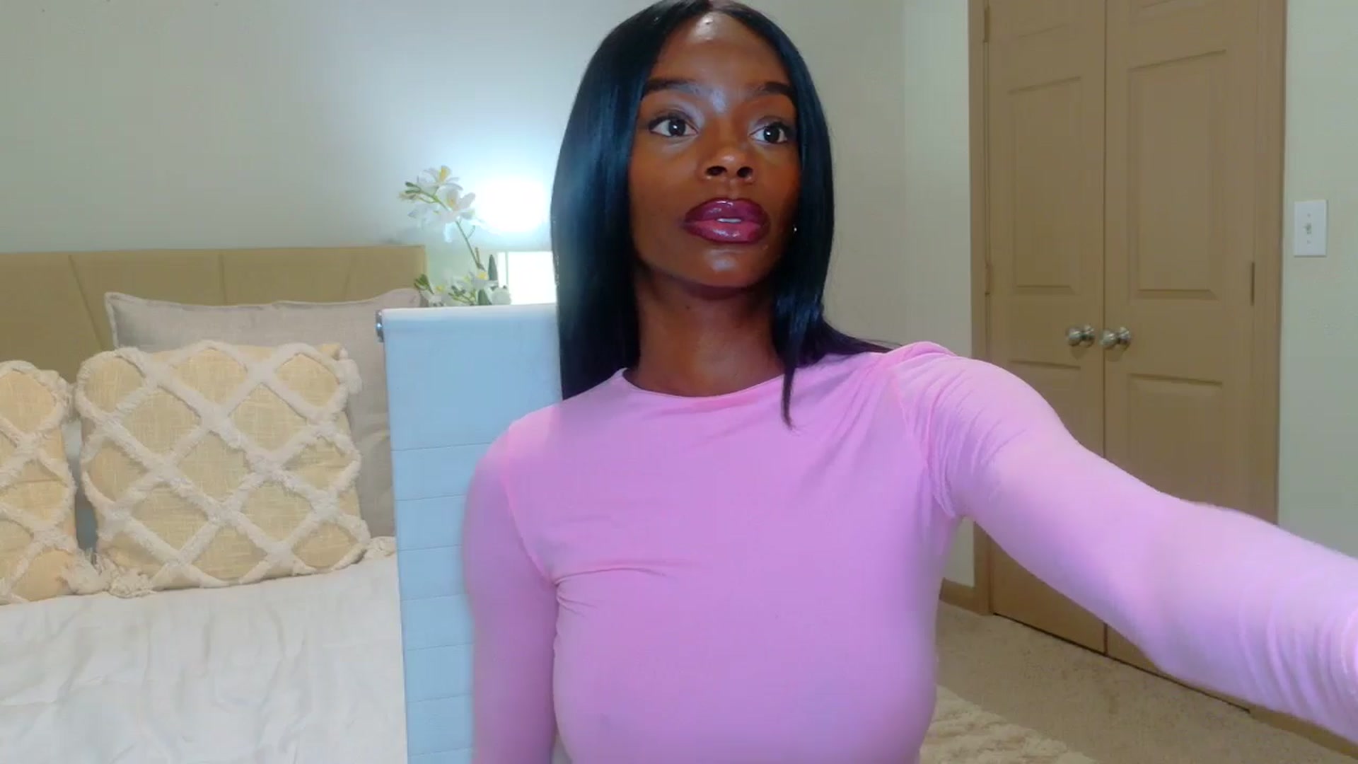 Gallery image thumbnail from Zadira's myfreecams stream on, 01/19/2025, 13:31 image 11 of 20