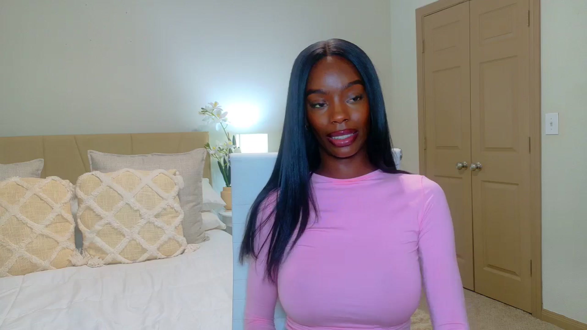 Gallery image thumbnail from Zadira's myfreecams stream on, 01/19/2025, 13:31 image 2 of 20