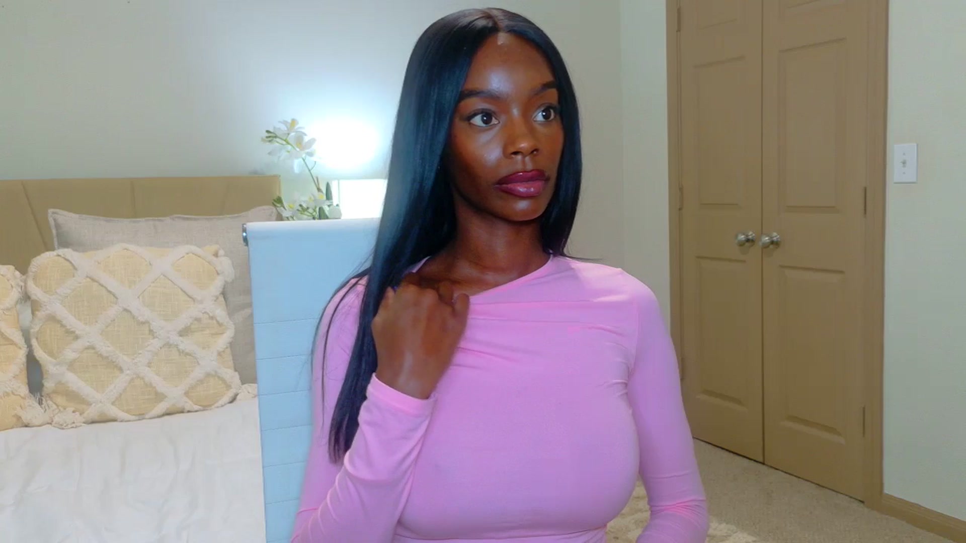 Gallery image thumbnail from Zadira's myfreecams stream on, 01/19/2025, 13:31 image 14 of 20